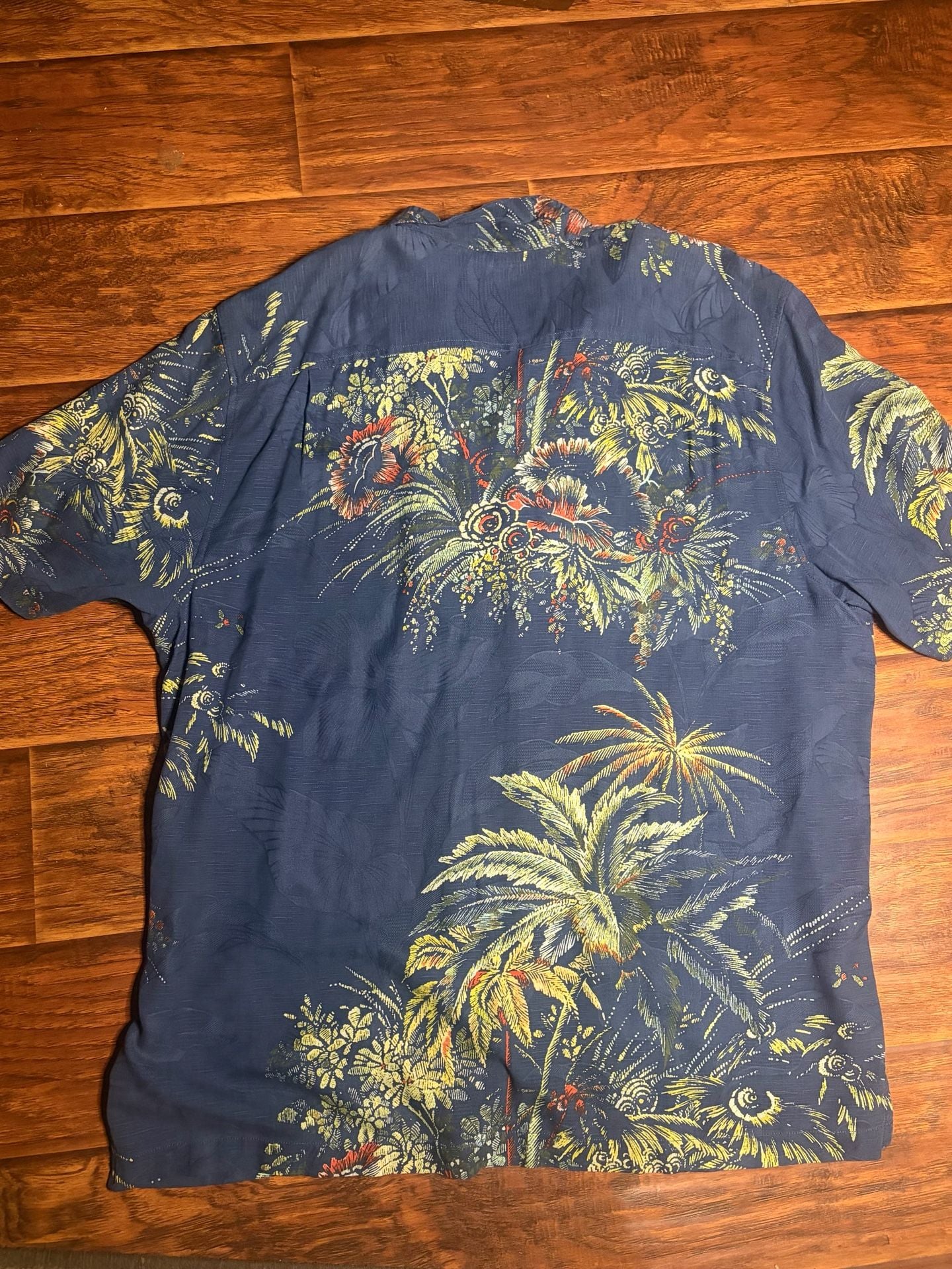 Tommy Bahama Silk Tropical Hawaiian Shirt 6