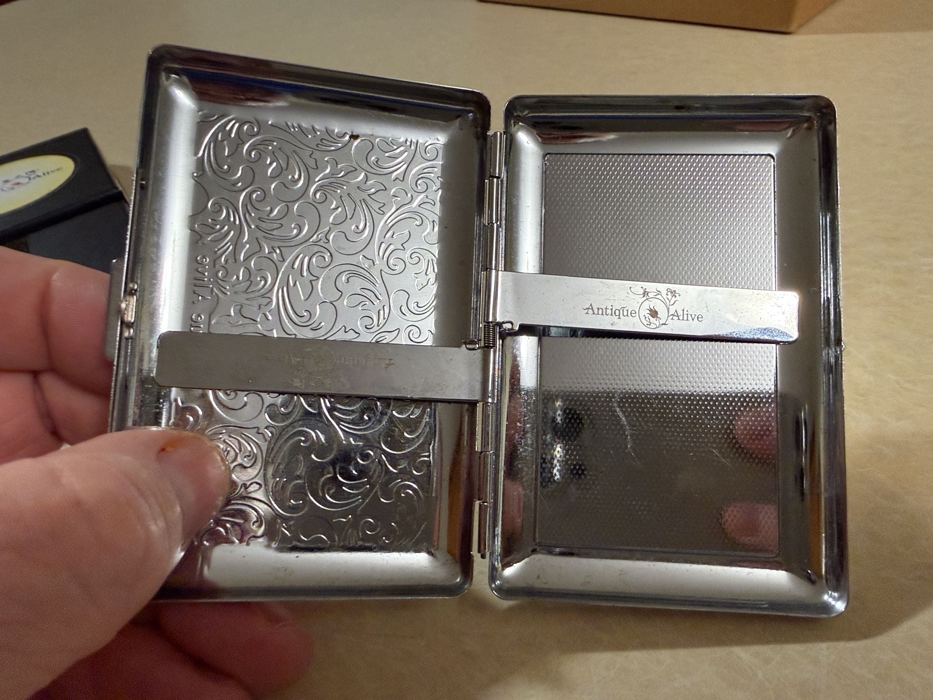 Antique Alive Mother of Pearl Cigarette Holder Case 5