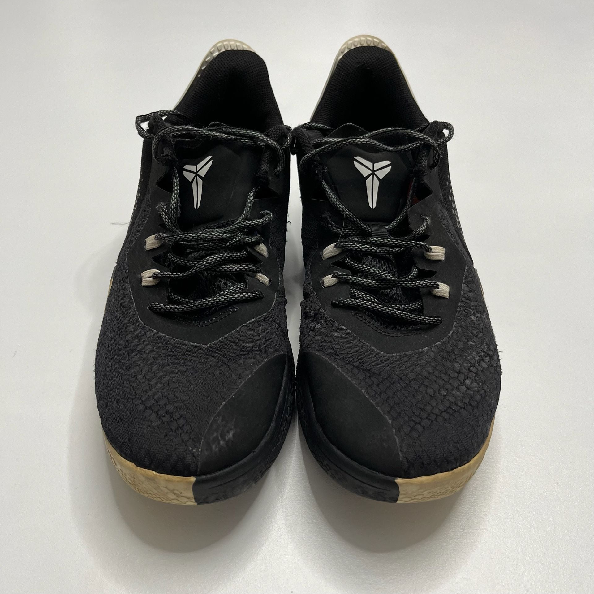 NIKE KOBE MAMBA FURY BLACK & WHITE SIZE 12 2