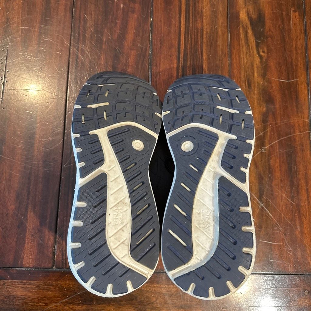 Brooks Beast GTS 23 Navy White Running Shoes Size 10.5 7
