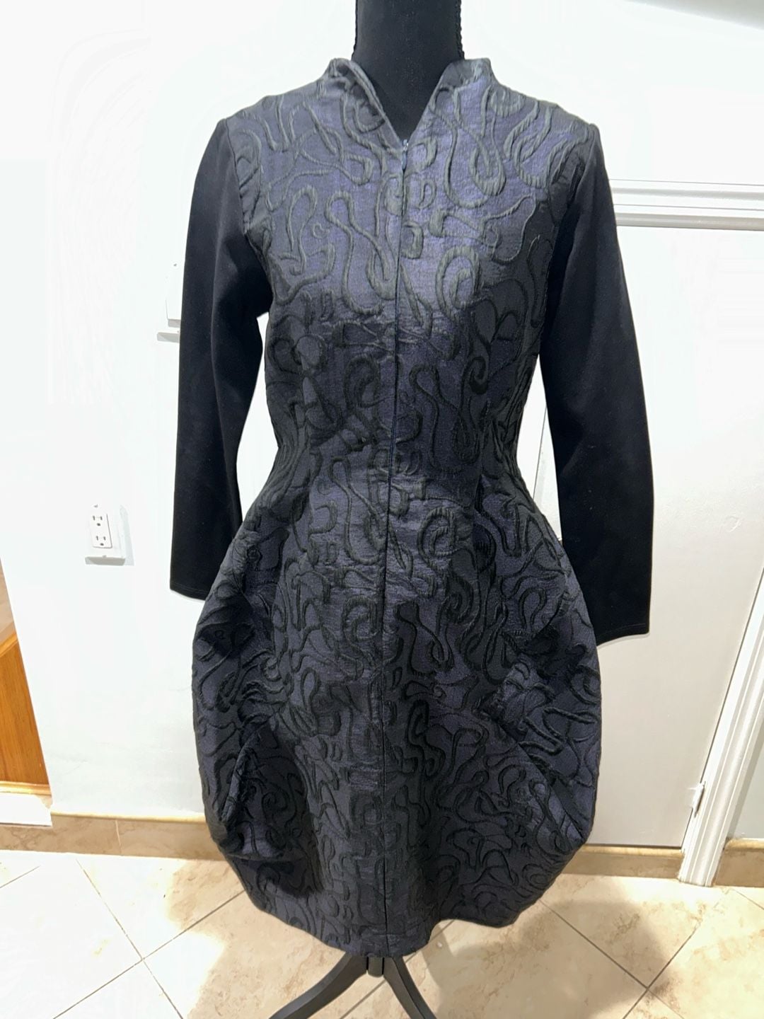 Elio Dress Size 6 Black Blue Jacquard Long Sleeve Bubble Hem 2