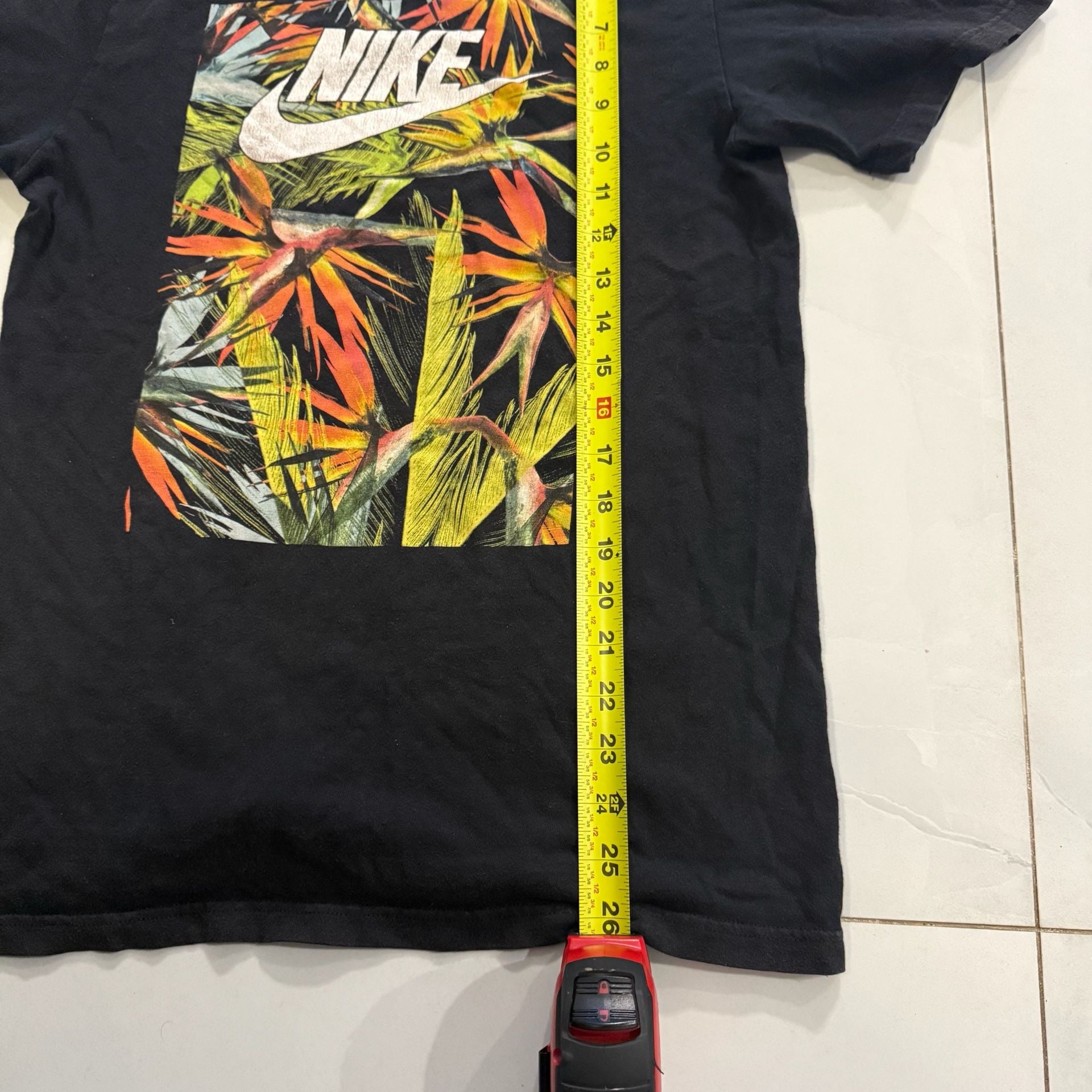 Nike Floral Graphic T-Shirt 7