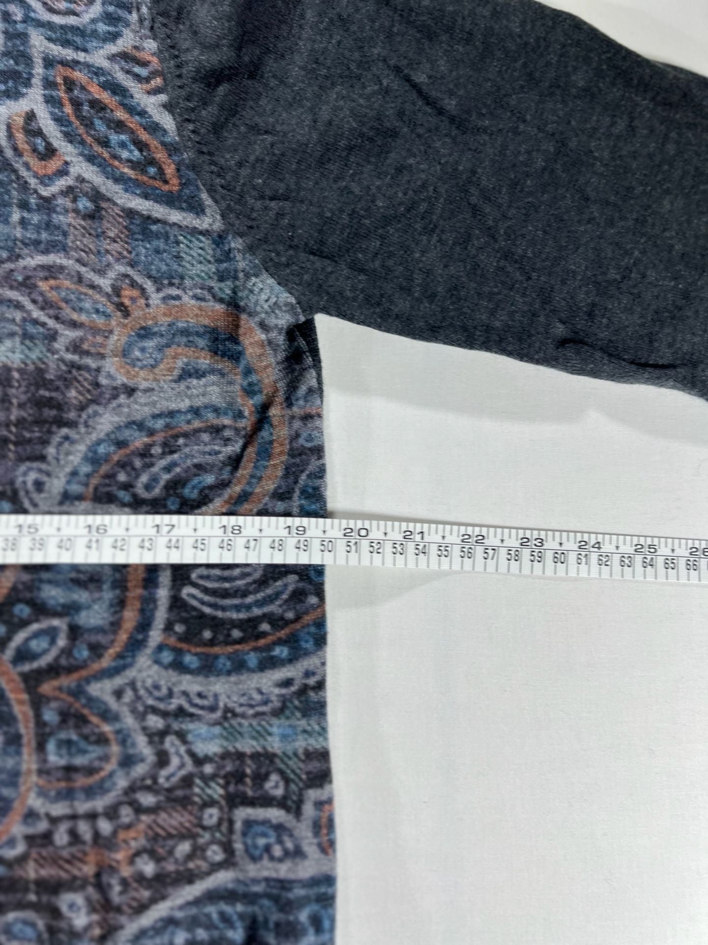 Robert Graham Sweater Size M Gray Paisley Long Sleeve Crewneck 6