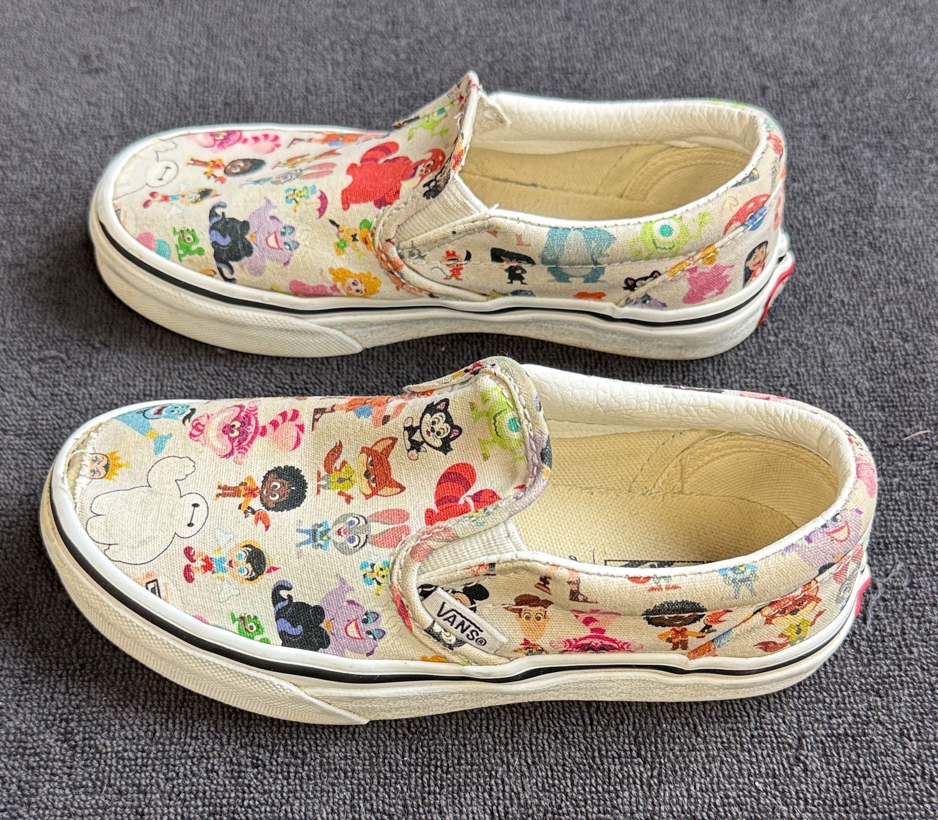 Vans Disney Classic Slip-On Size 12.5 Kids Multi-Character 2