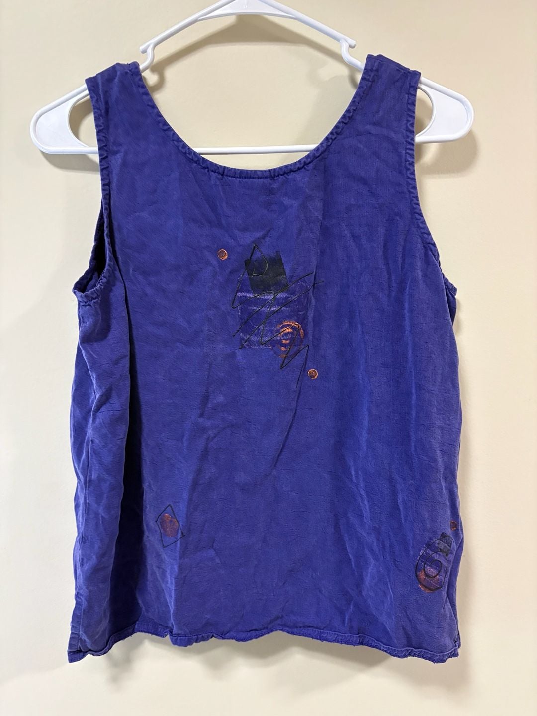 Tianello purple fall embroidery tank top
Size women’s Small
Dm for measurements
Send offers
#festivalvibes #embroidered #fall 3