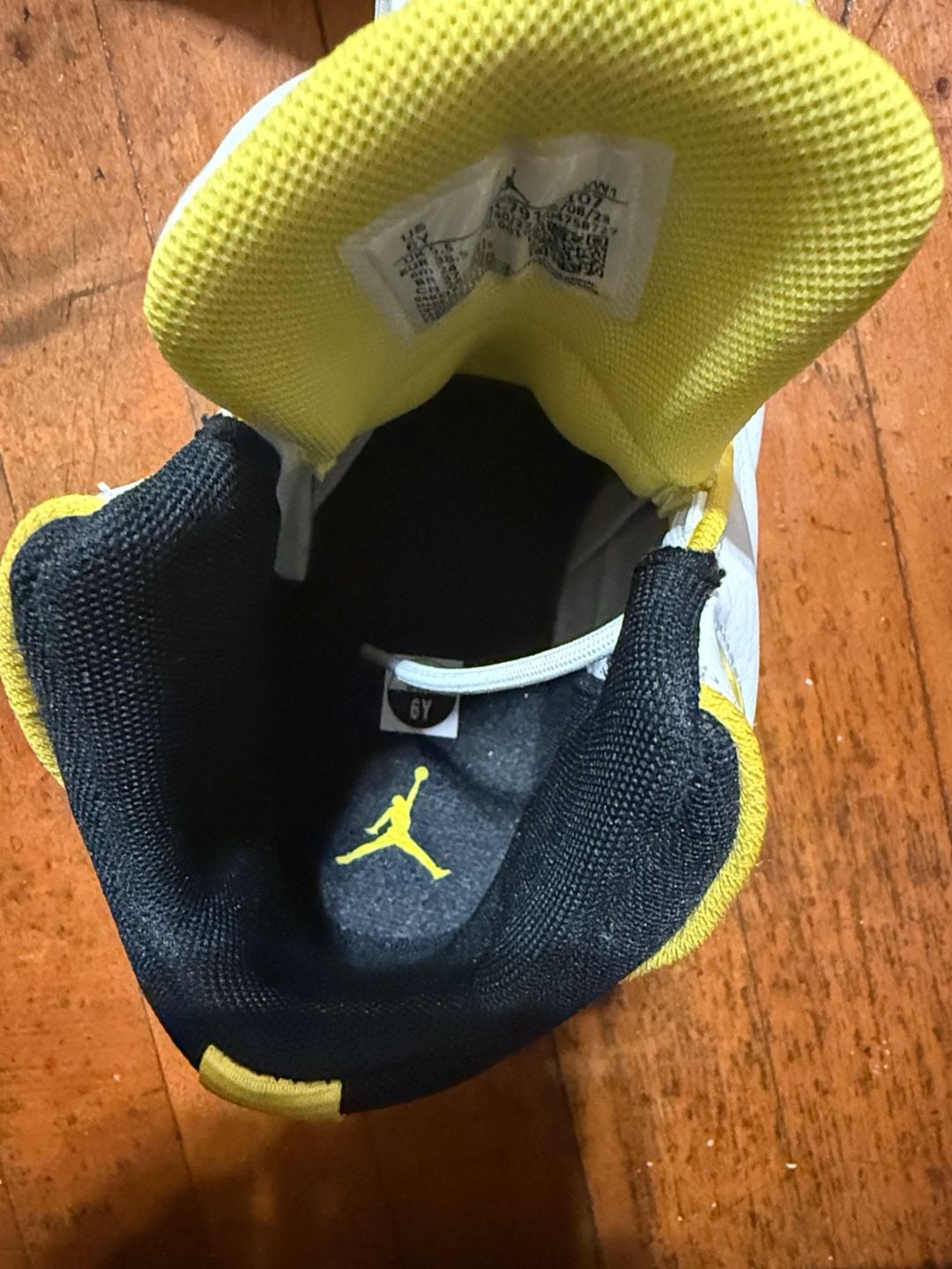 Jordan Jumpman Pro GS Size 6Y White Black Yellow Sneakers 9