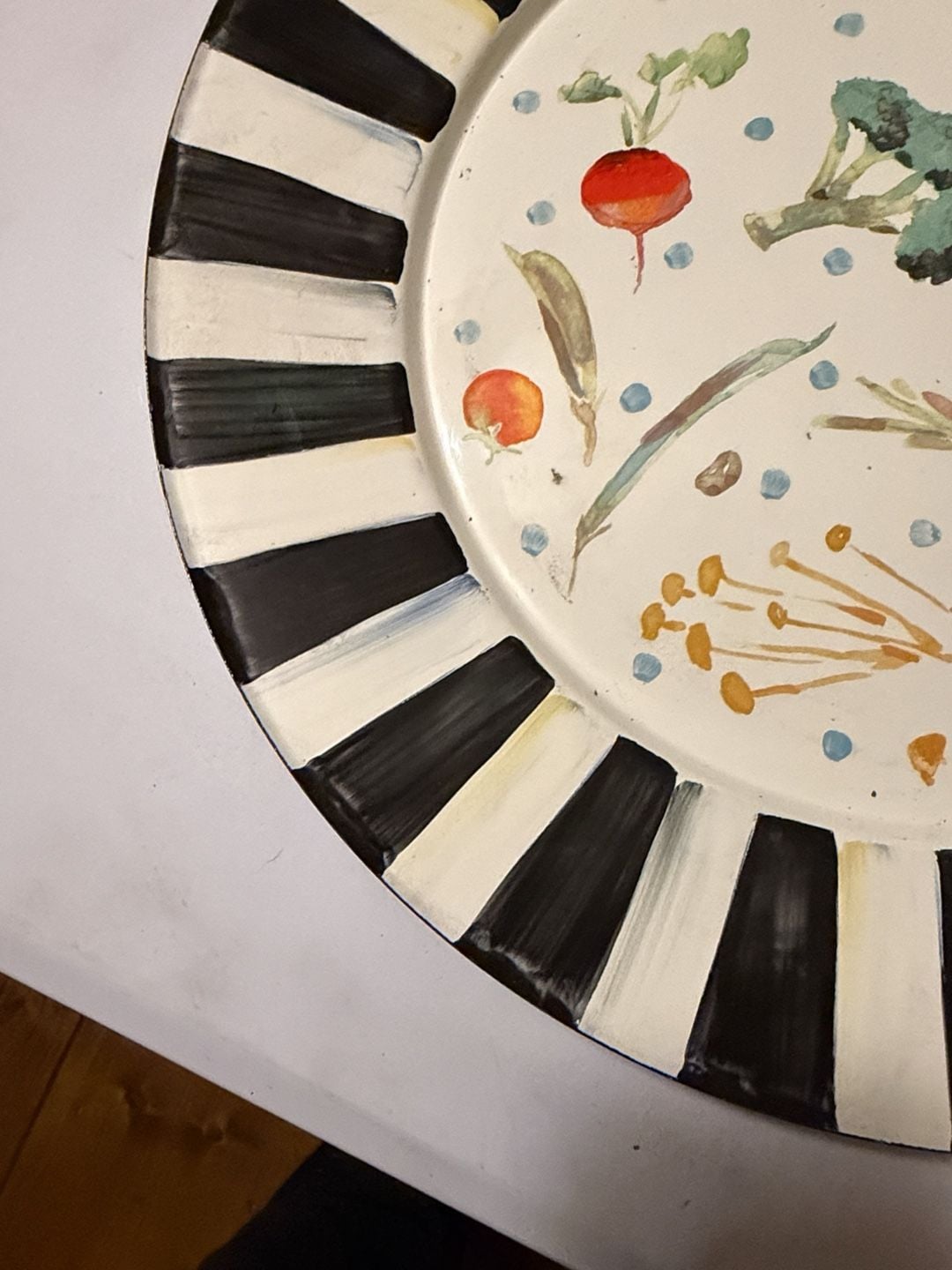 MacKenzie-Childs Enamel Vegetable Serving Charger Plate Black White Stripe 9