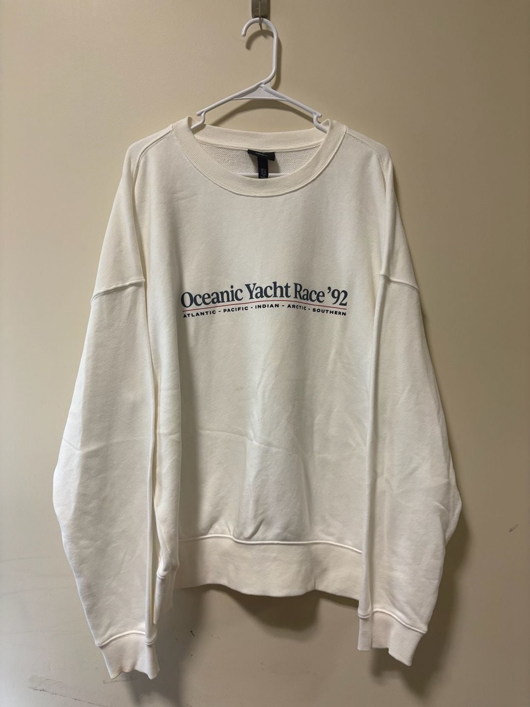 Oceanic Yacht Race 92 Worldwide Adventure Oversized Sweatshirt Cream H&M
Size Mens XL
Dm for measurements
Send offers
#yachtrace #sailing #H&M 2