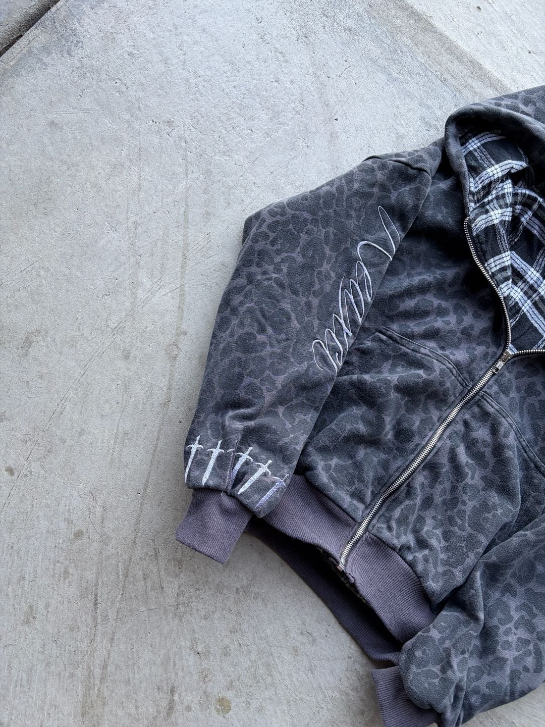 REAXCT CURSIVE ZIP UP V.2 BLACK 3