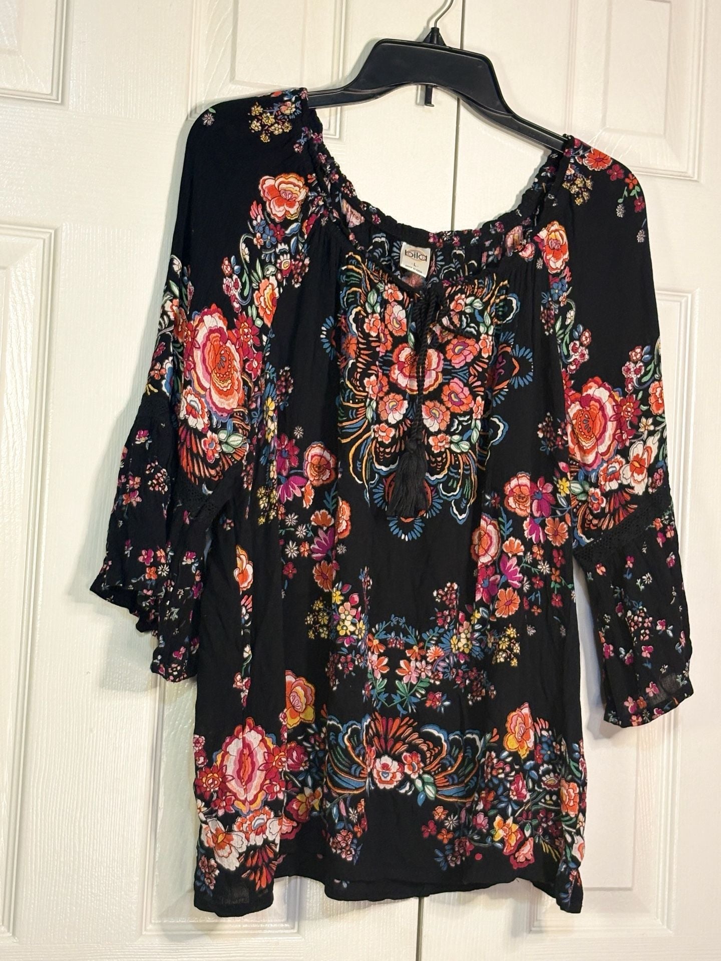 Bila Bohemian Floral Peasant Blouse Size L Black Tassel Rayon 4