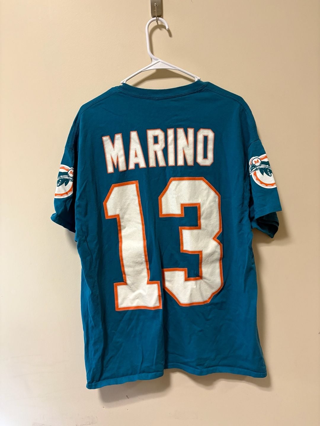 NFL Mitchell & Ness Miami Dolphins Dan Marino throwback T shirt
Size men’s XL
DM for measurements
Send offers
#NFL #throwback #MIAMIDOLPHINS 3