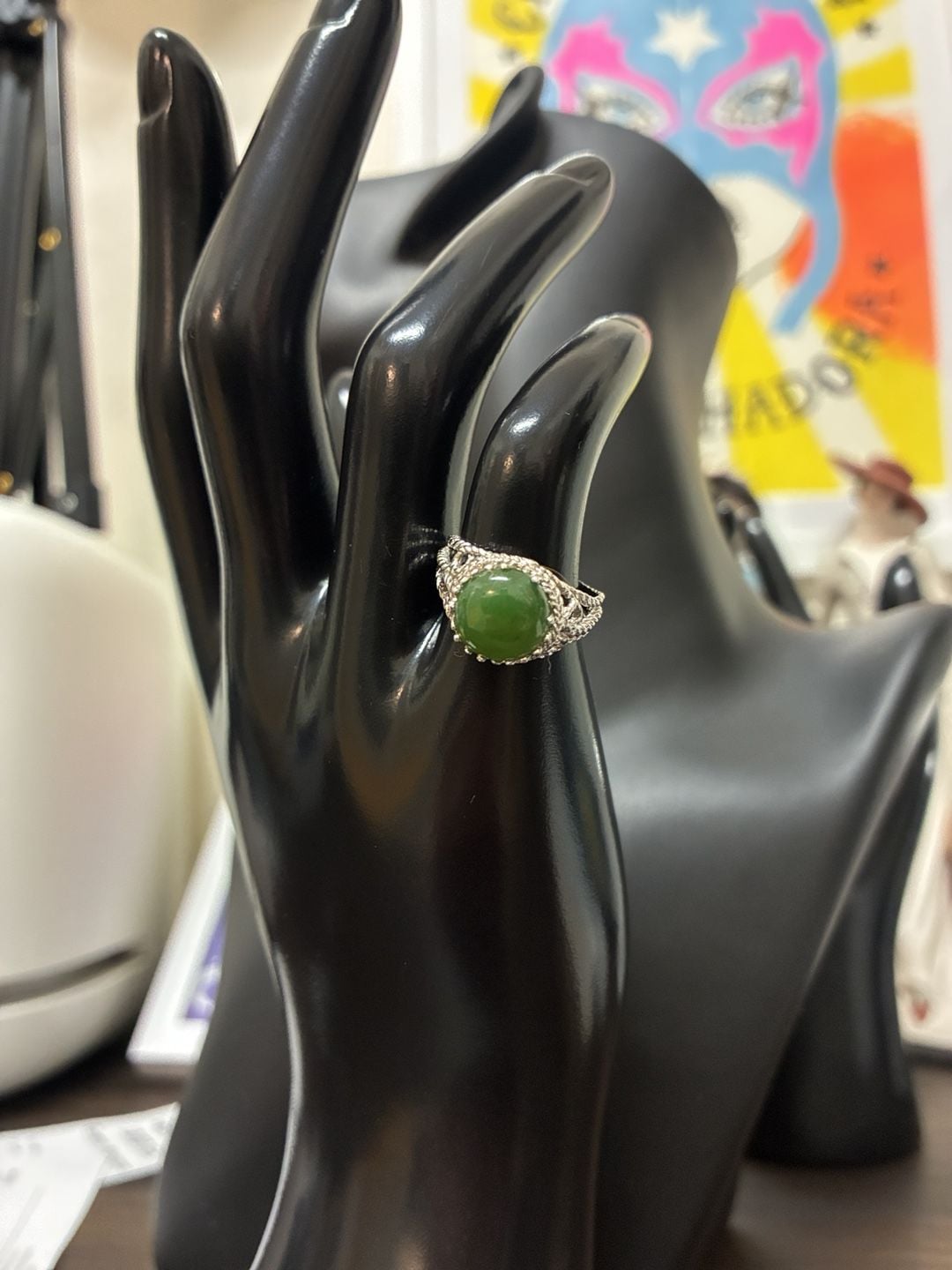Vintage 1970s Sterling Silver Green Jade Cabochon Filigree Ring 2