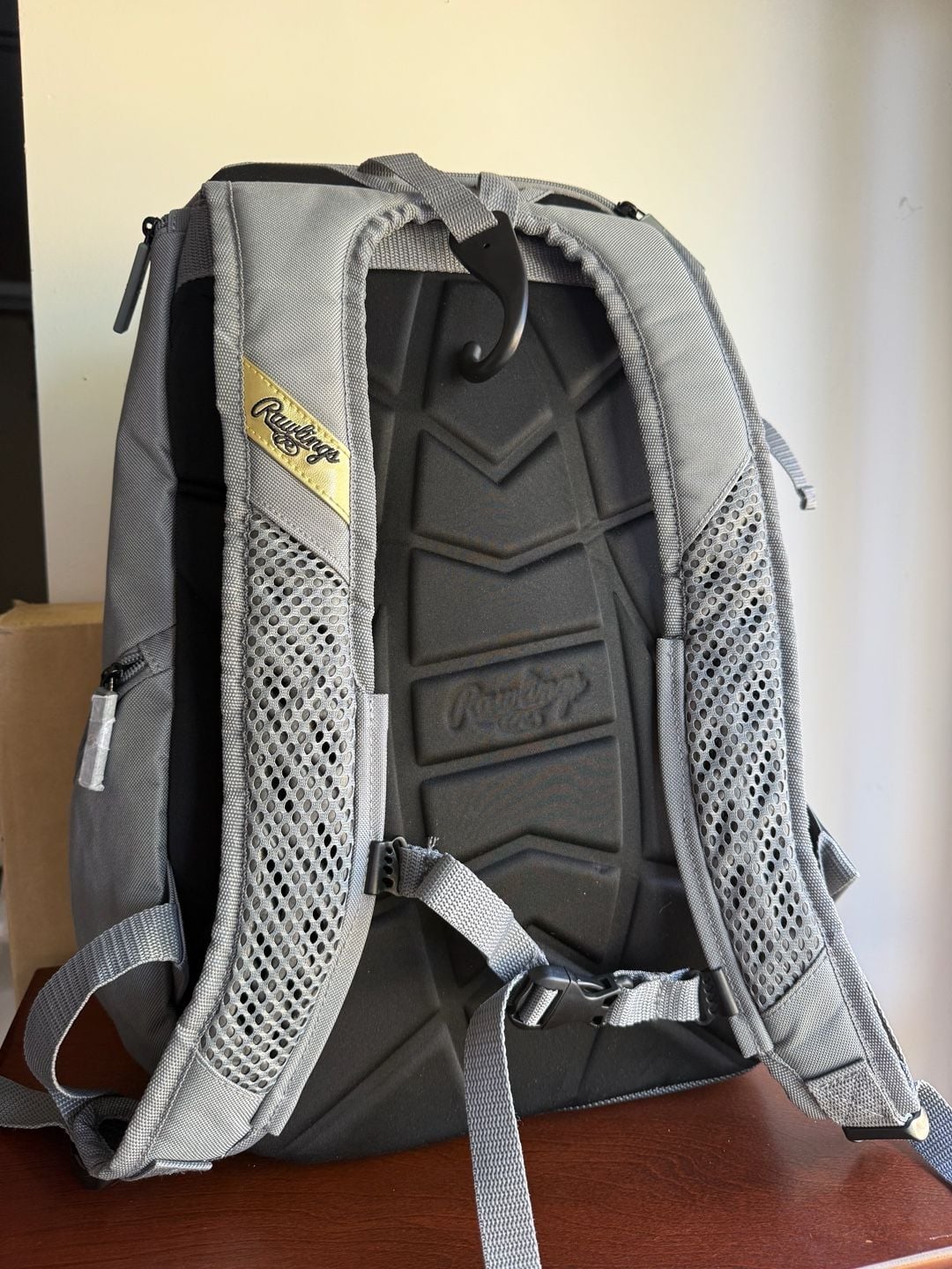 NWOT Rawlings Mark Of A Pro Backpack Gray 9
