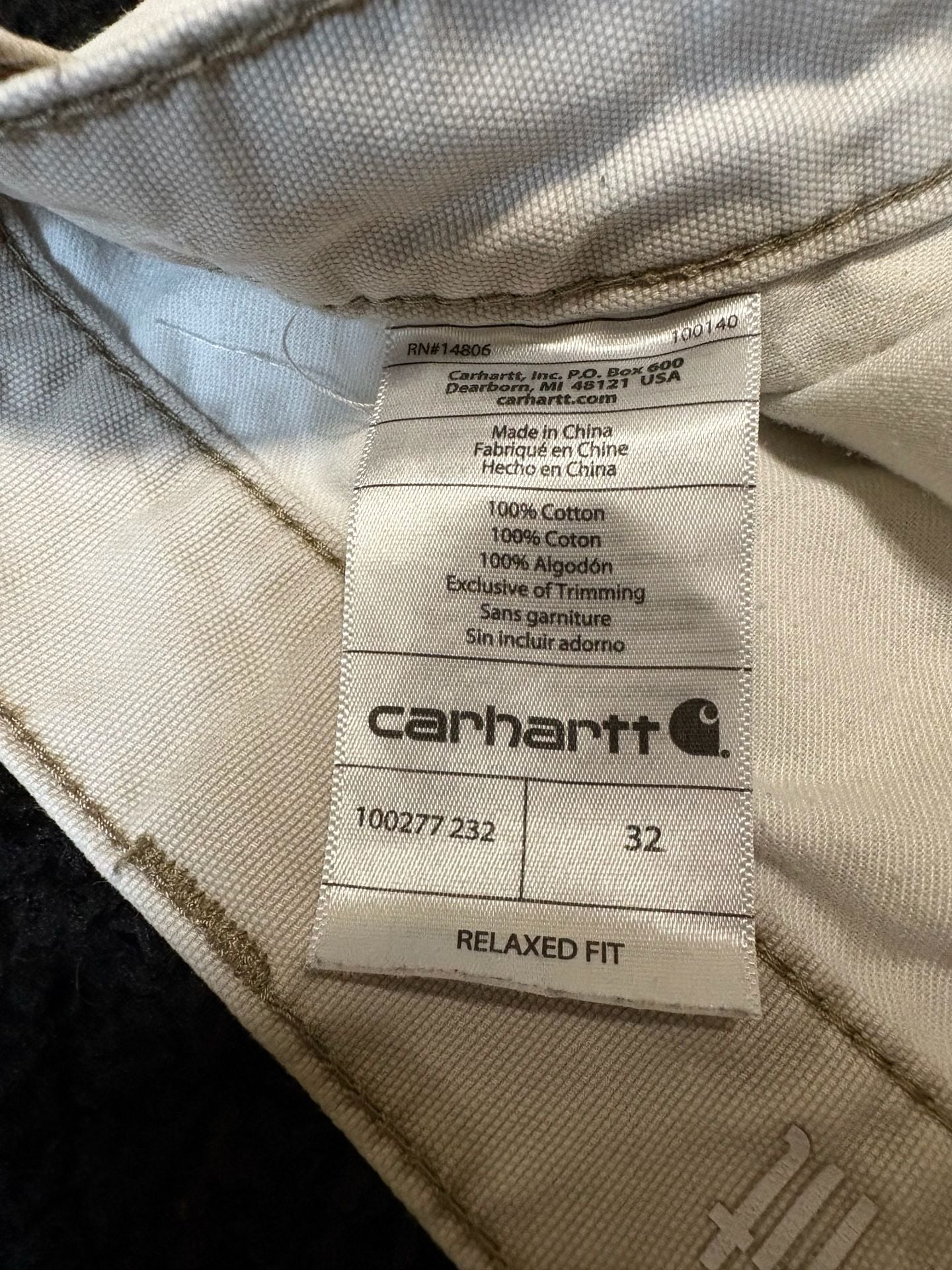 Carhartt relaxed fit cream cargo shorts
Size Men’s 32
Dm for measurements
Send offers
#workwear #utility #carrhart 4