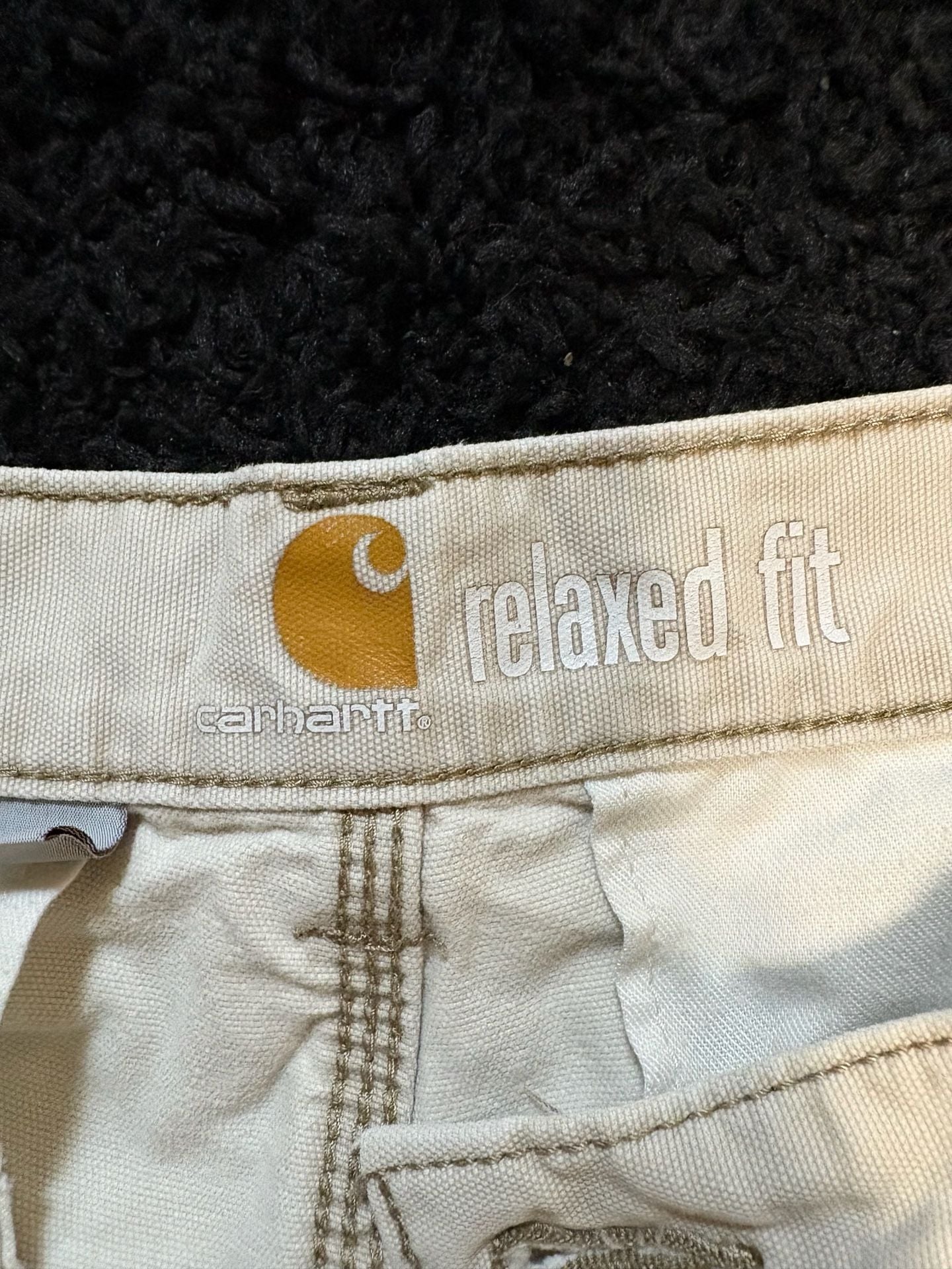 Carhartt relaxed fit cream cargo shorts
Size Men’s 32
Dm for measurements
Send offers
#workwear #utility #carrhart 6