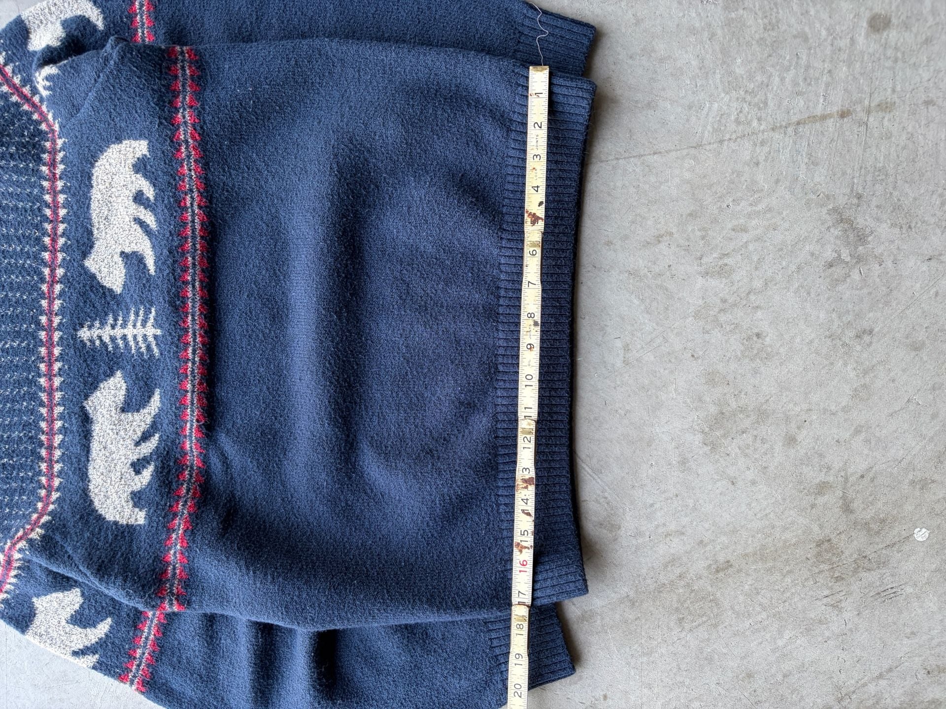 Old Navy Bear Fair Isle Sweater Size M Blue Knit Pullover 6