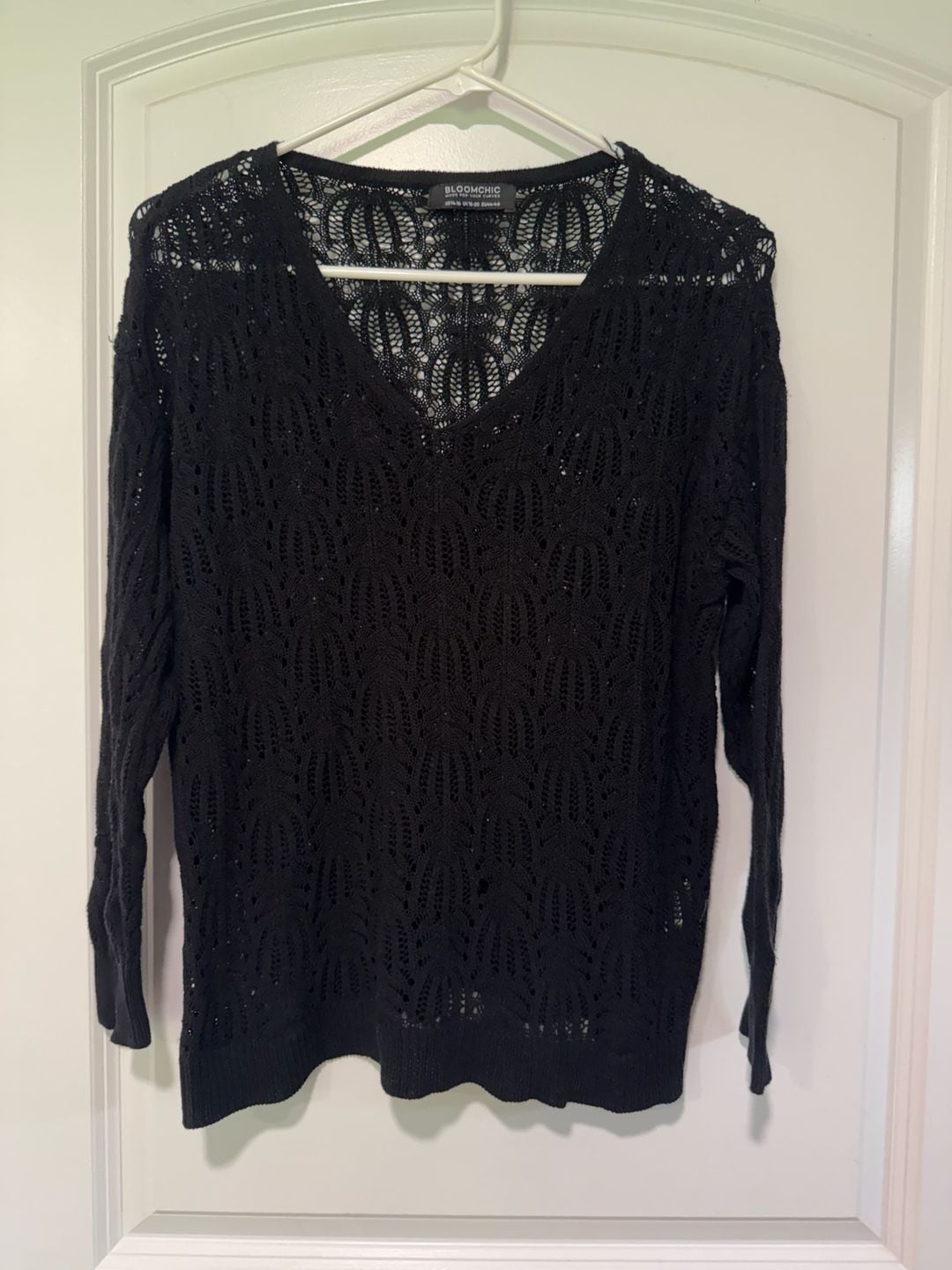 Black Open Knit Crochet Sweater V Neck Boho Coastal Layering Top Size 14-16 2