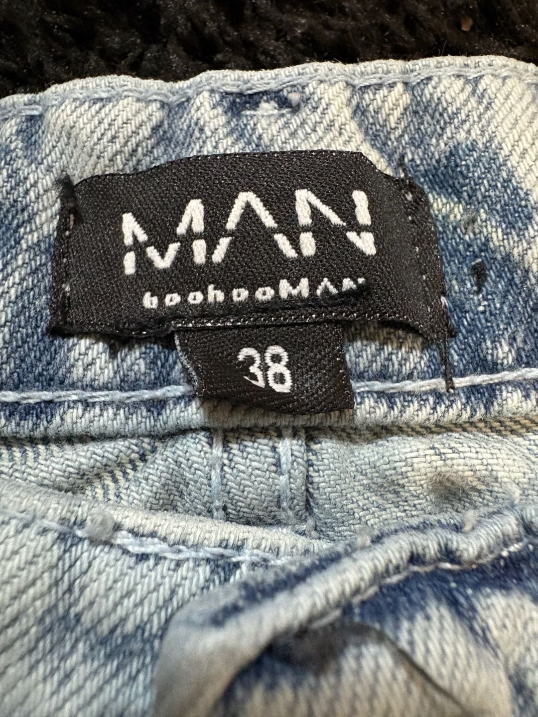 Boohoo Man Denim patterned Button Fly Patchwork Racing Motor Speedway Jeans
Straight leg SIZE Mens 38x32
Dm for measurements
Send offers
#racing #motorcycle #Denim 4