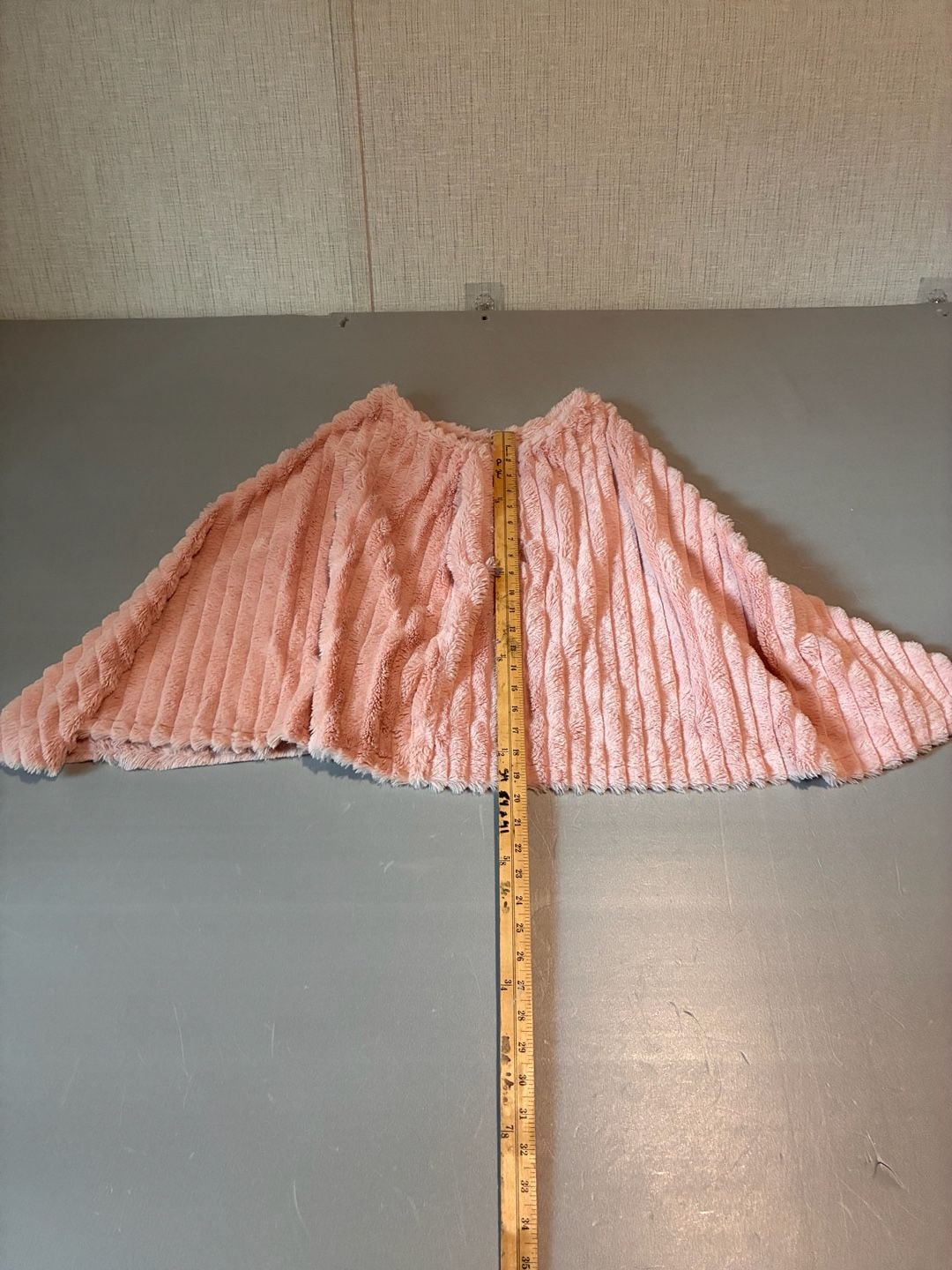 Bailey Boys Classic Pink Faux Fur Cape With Pockets Size 4-6 ..., 2