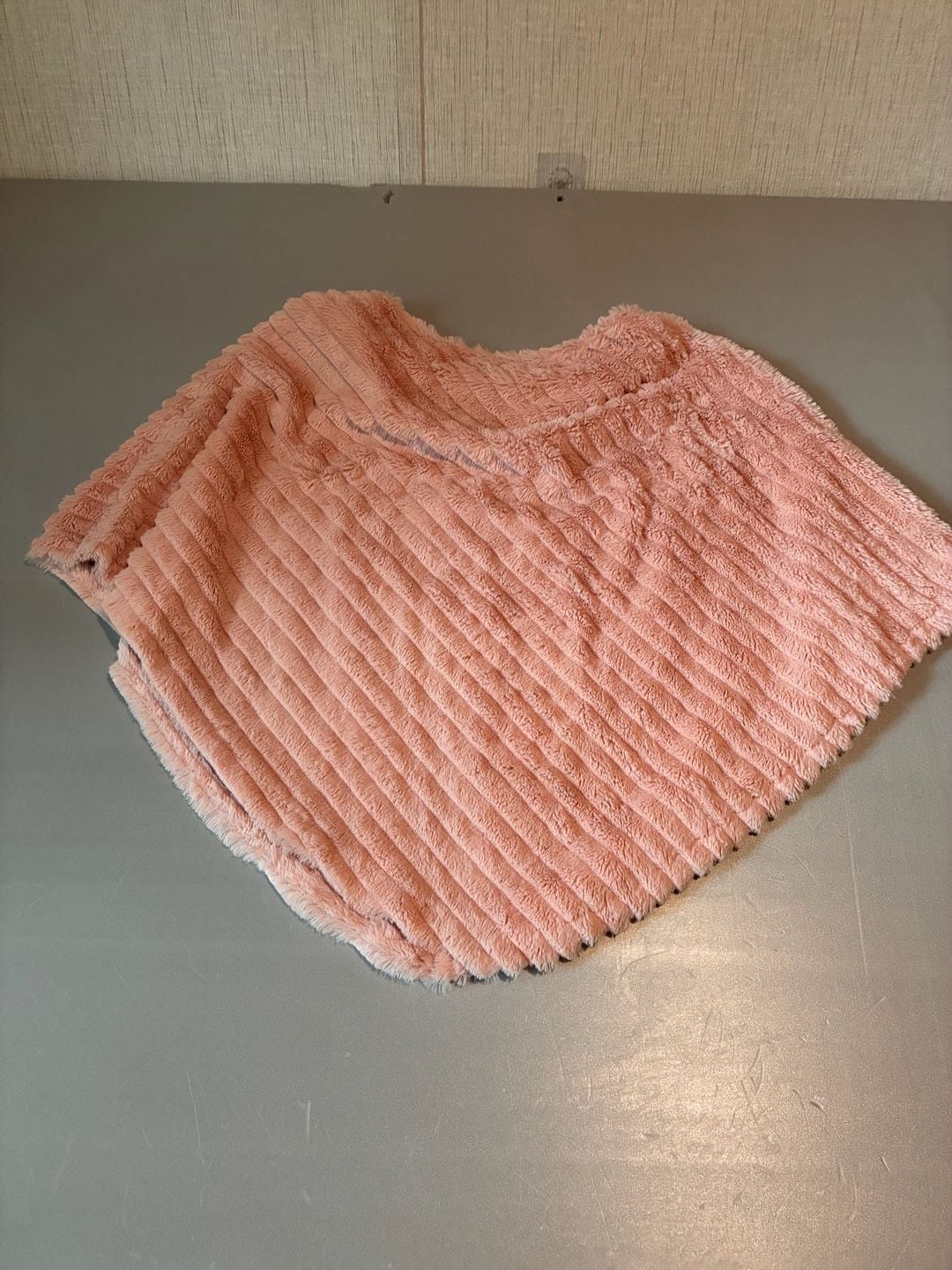 Bailey Boys Classic Pink Faux Fur Cape With Pockets Size 4-6 ..., 5
