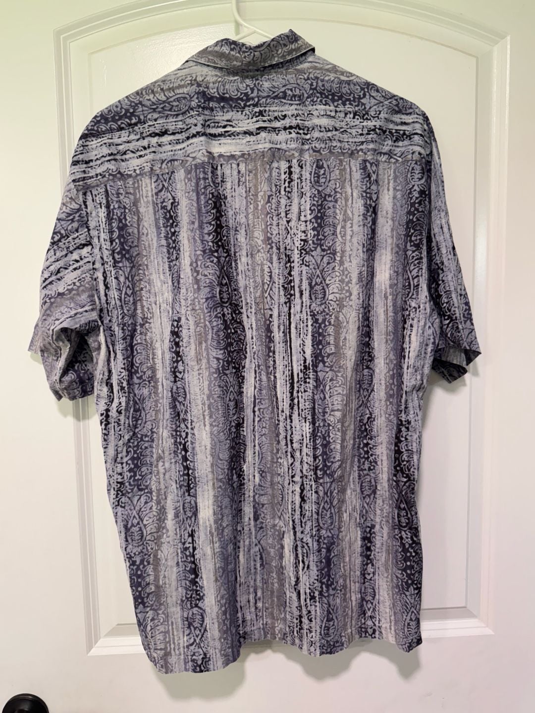 Paisley Print Hawaiian Aloha Shirt Gray Purple Coastal Resort Men's Size M 3