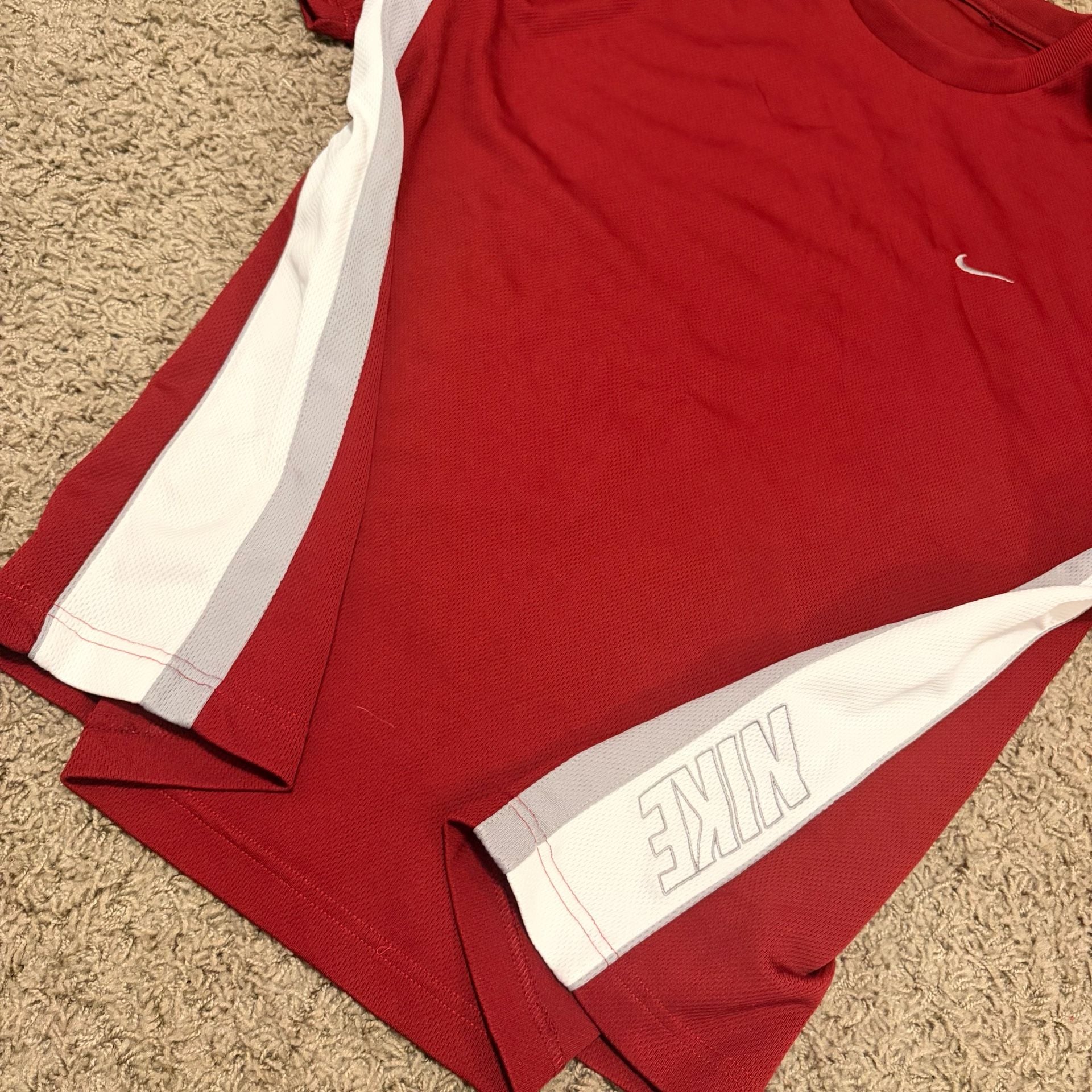 Nike Athletic T-Shirt Red White Mesh Side Panels 4