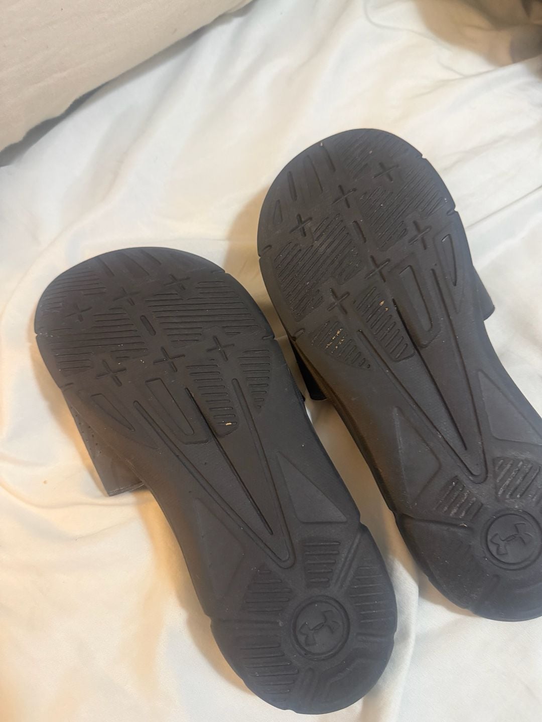 Under Armour Ignite VI Slide Sandals Black White 5