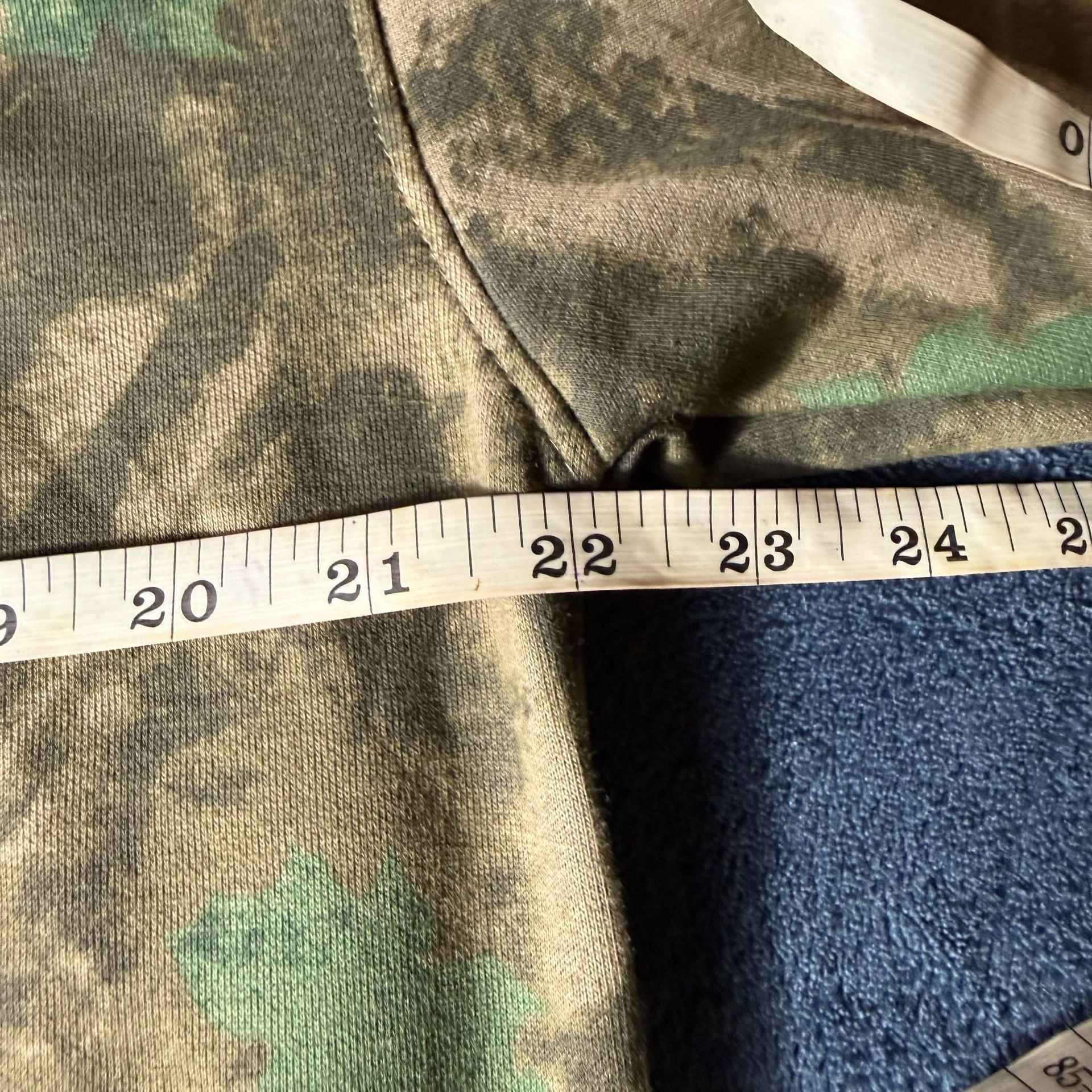 Camo T-Shirt oversized small 4