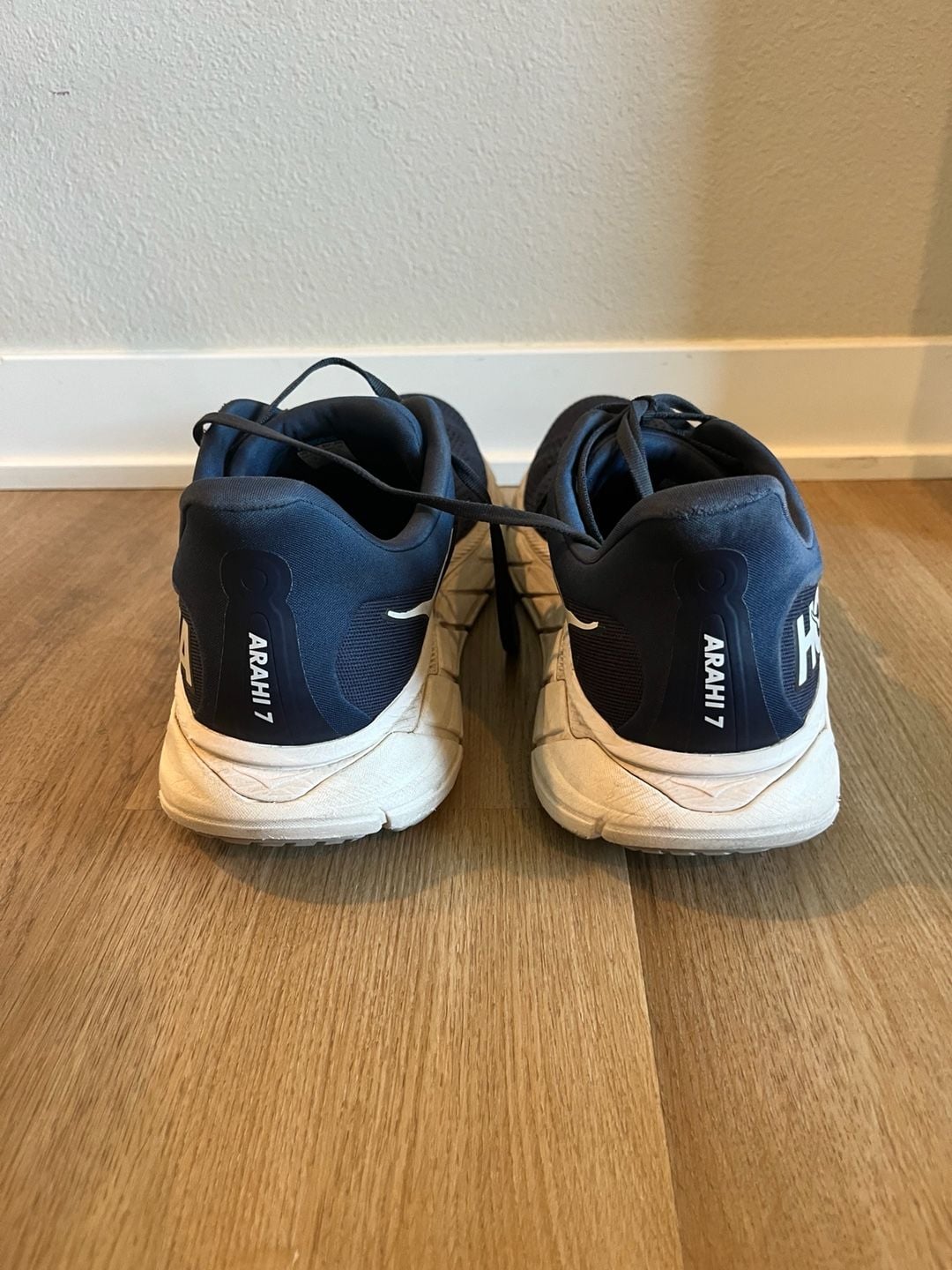 Hoka One One, Arahi 7, Navy Blue Size Running Shoes, Cushioned Support, Men’s 14 5
