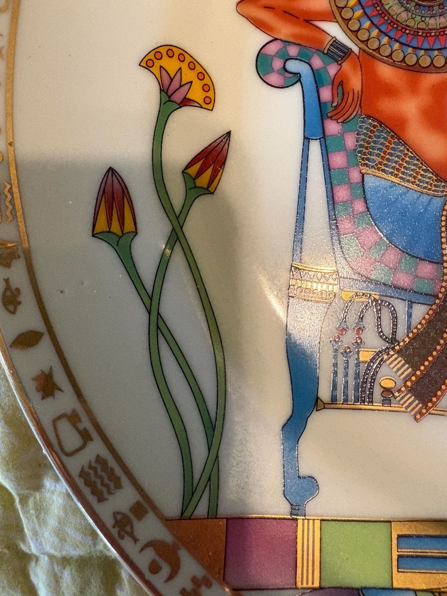 EUC Egyptian Revival Decorative Collector Plate Nefertiti and Akhenaten 3