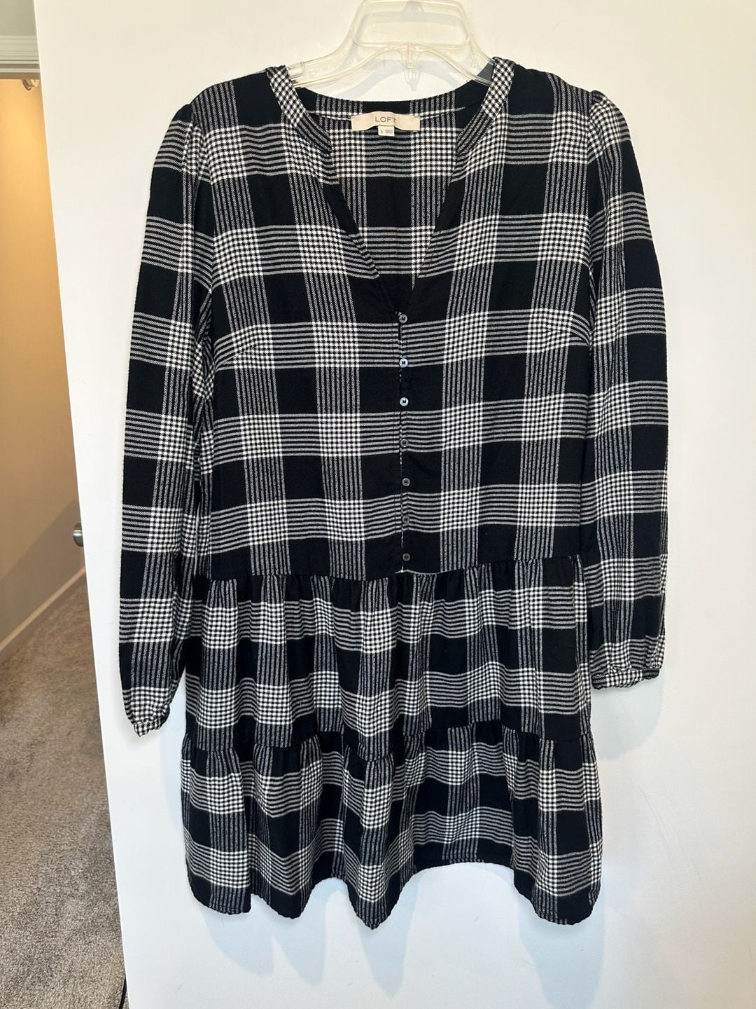 Loft Plaid Tiered Dress Size 8 Black White Long Sleeve Button Front 7