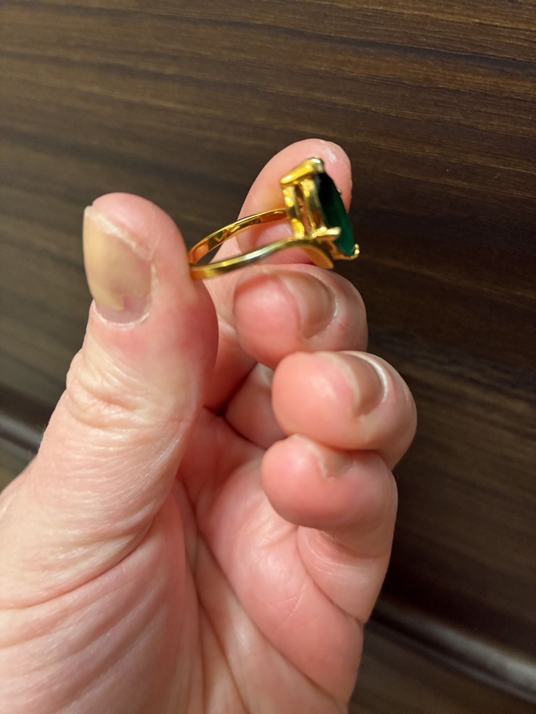 Vintage 1980s Gold Tone Marquise Cut Green Stone Cocktail Ring 7