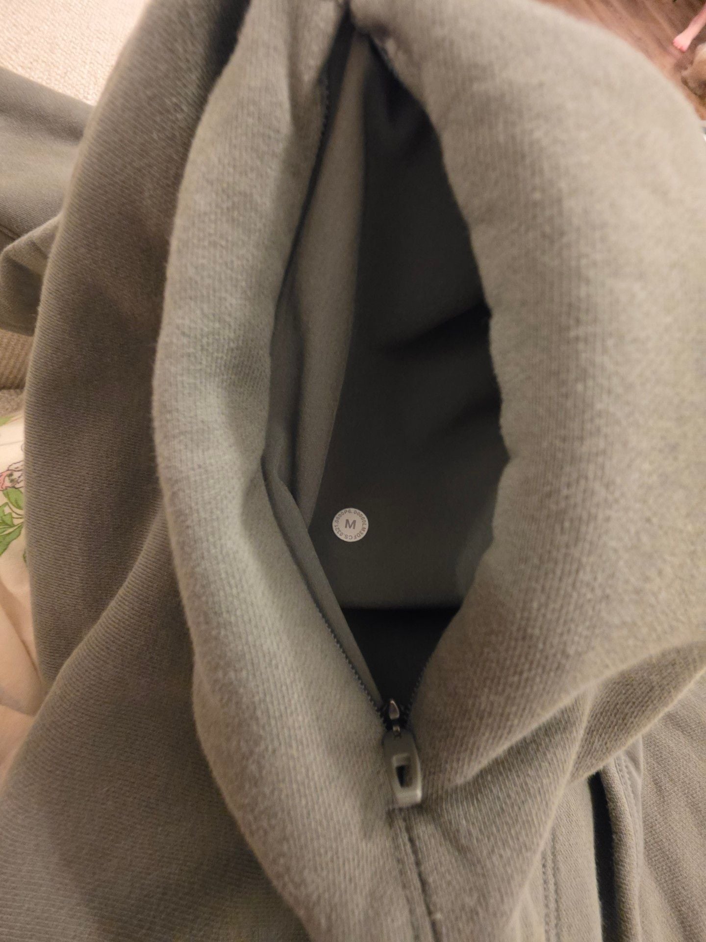 Lululemon Hoodie Size M Green Pullover Sweatshirt 7