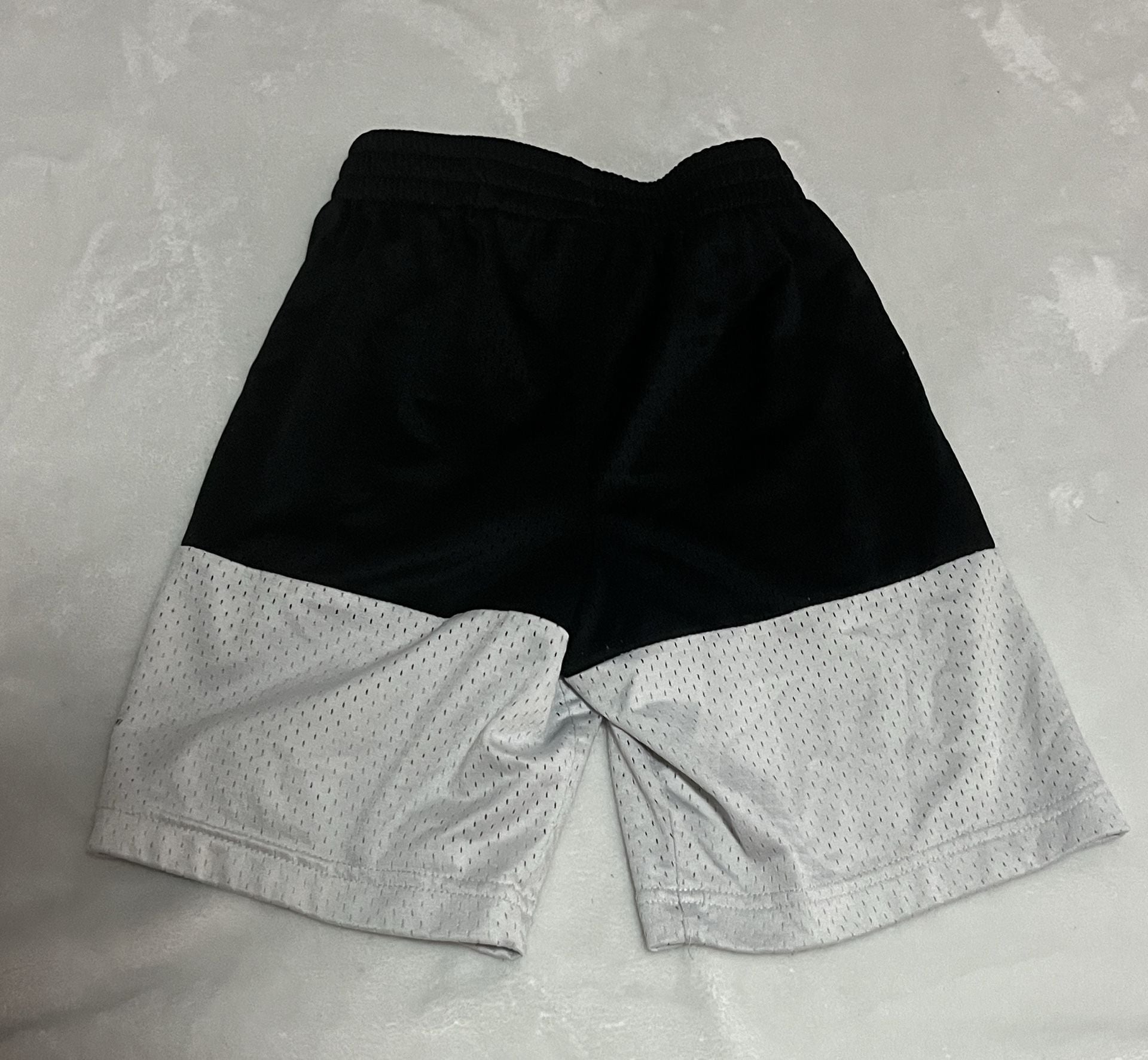 Jordan Basketball Shorts Size 8-10 Years Black White Mesh Jumpman 4