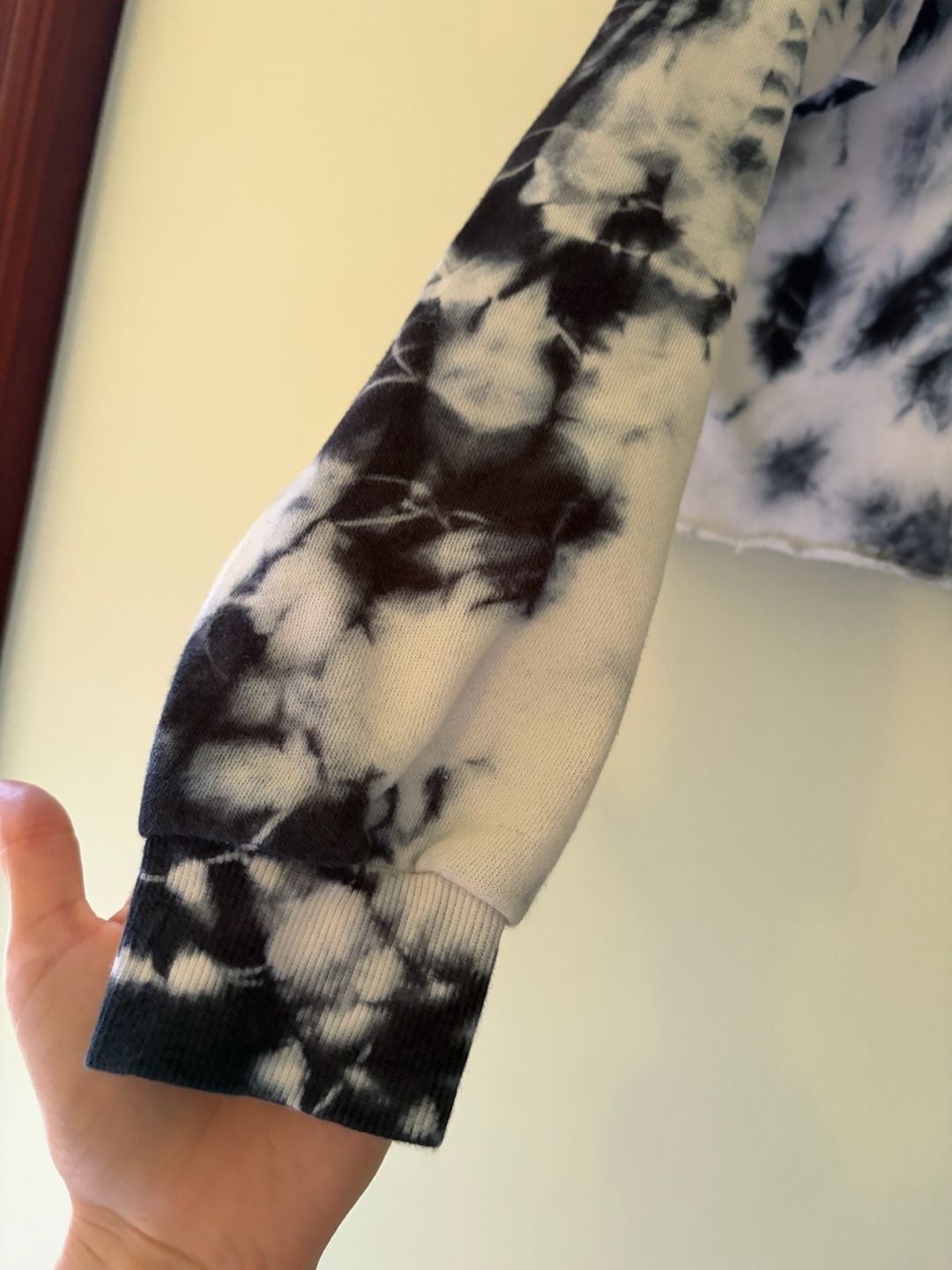 Blue and White Tie Dye Crop Sweatshirt 3