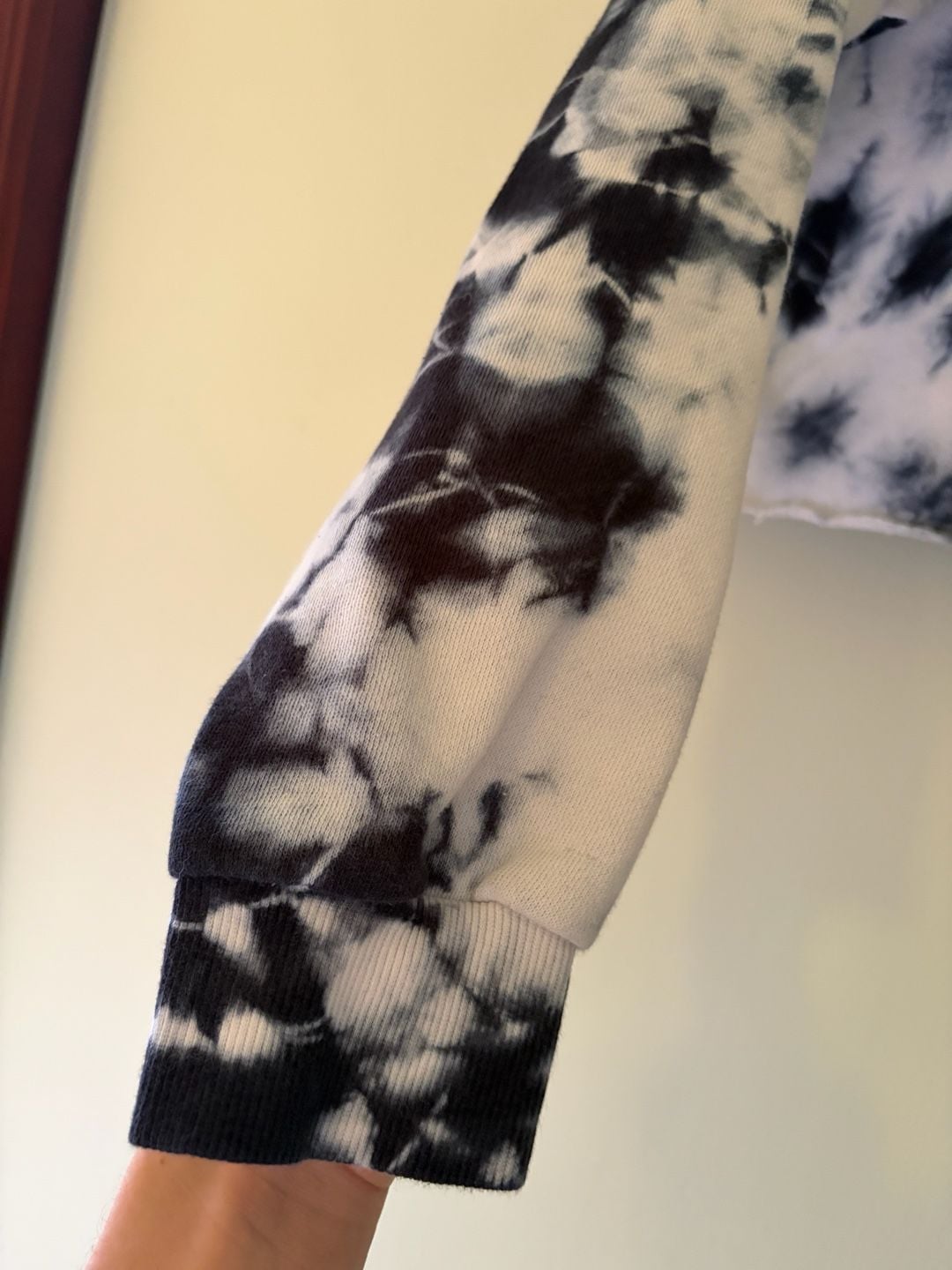Blue and White Tie Dye Crop Sweatshirt 4