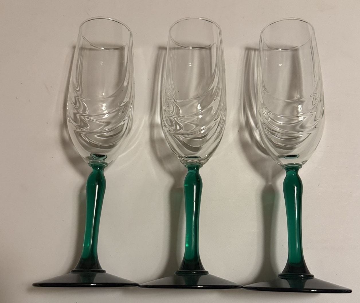 Green Stem Swirl Champagne Flutes Set of 3 1