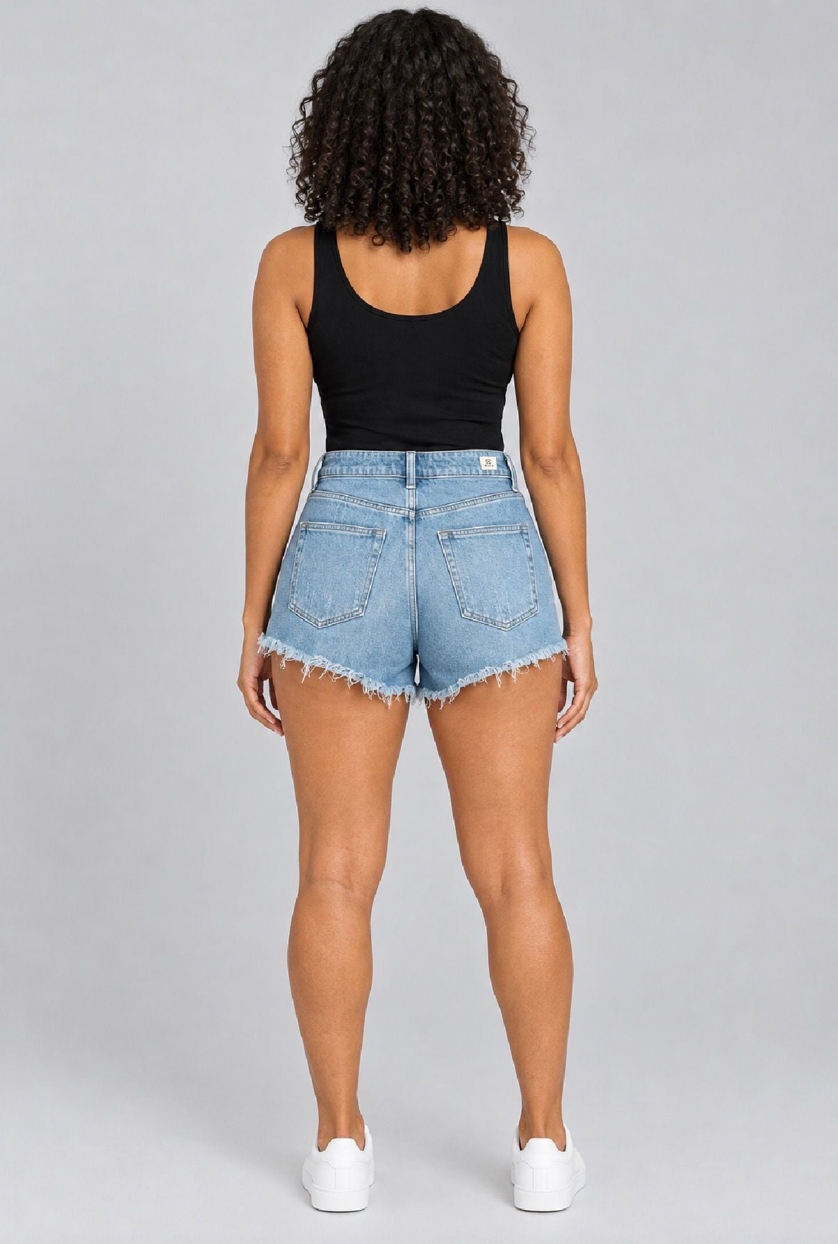 L.T.J. Light Wash Distressed Denim Shorts – Medium 4