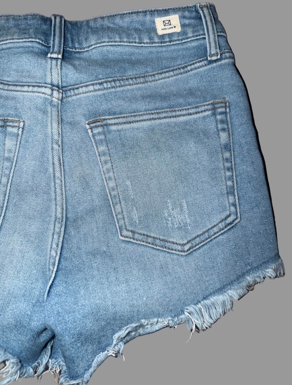 L.T.J. Light Wash Distressed Denim Shorts – Medium 7