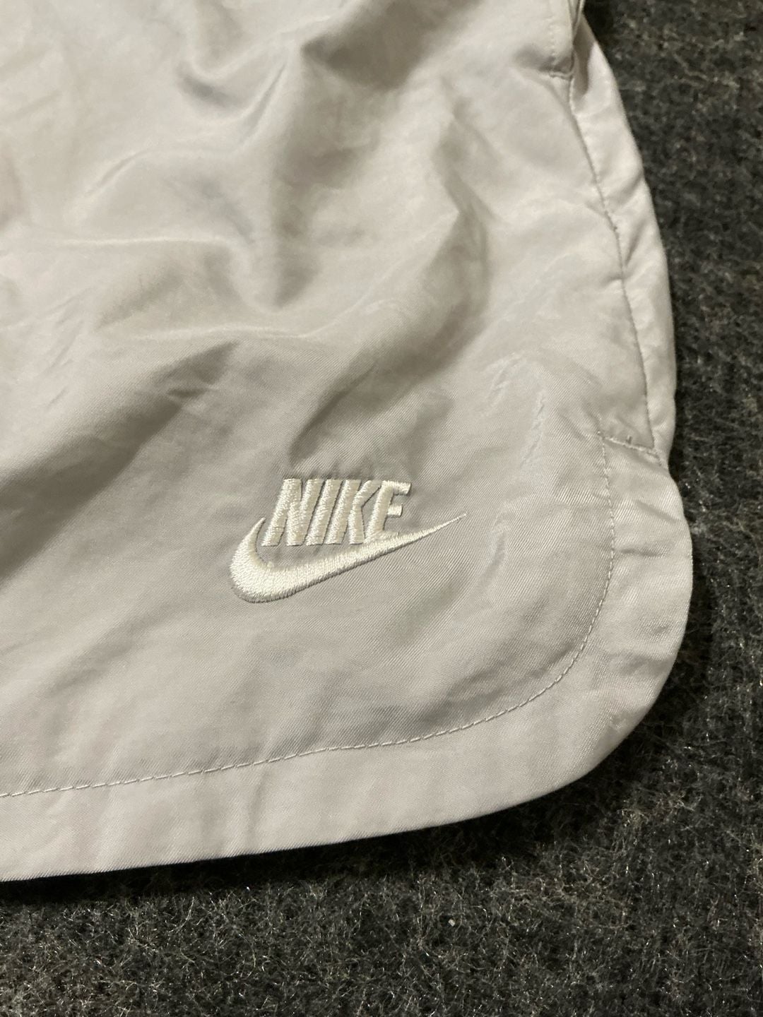 Nike Nylon Shorts Womens Size Small Gray 100% Polyester 8
