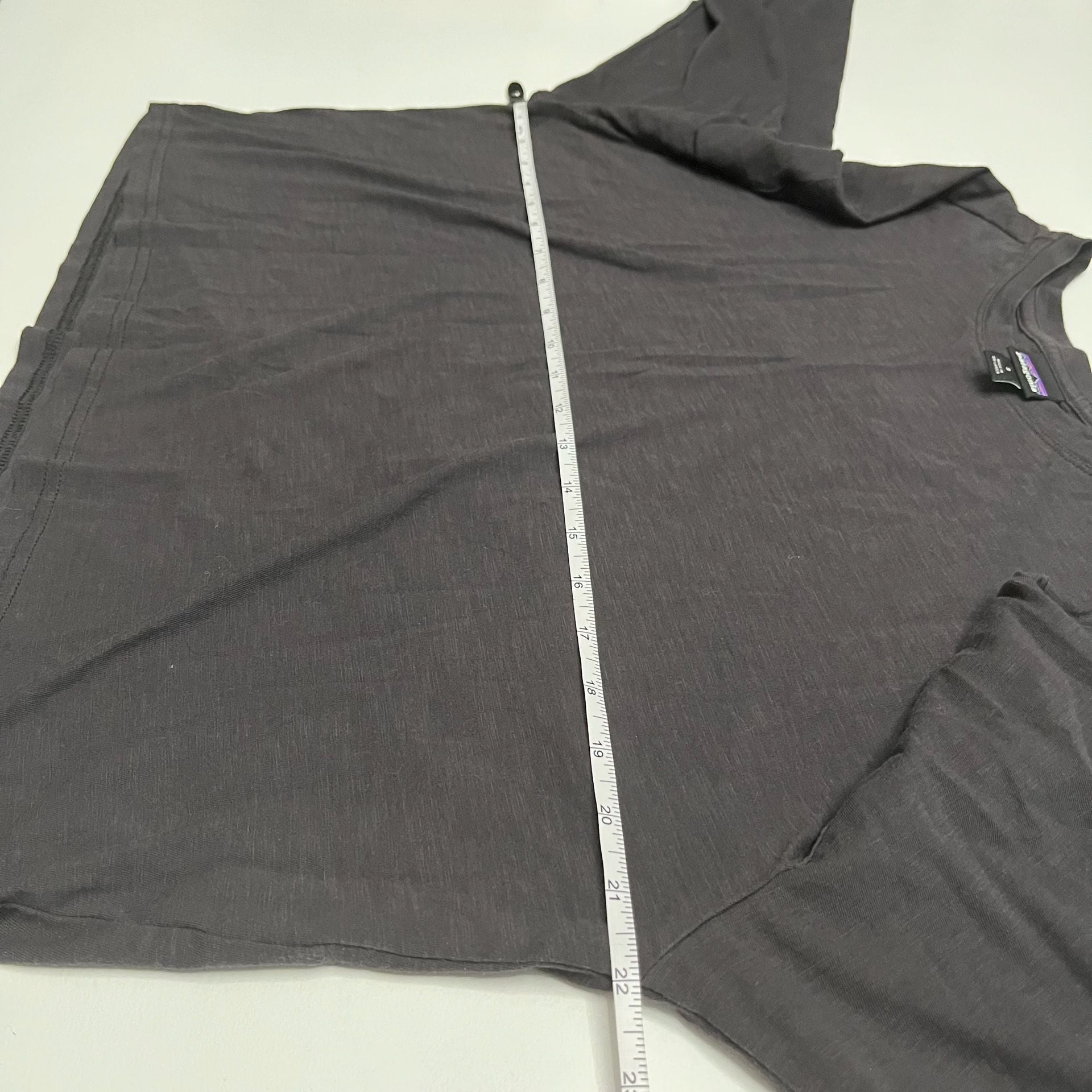 Patagonia Women's Charcoal Gray Oversized Long Sleeve Crewneck Size S 7