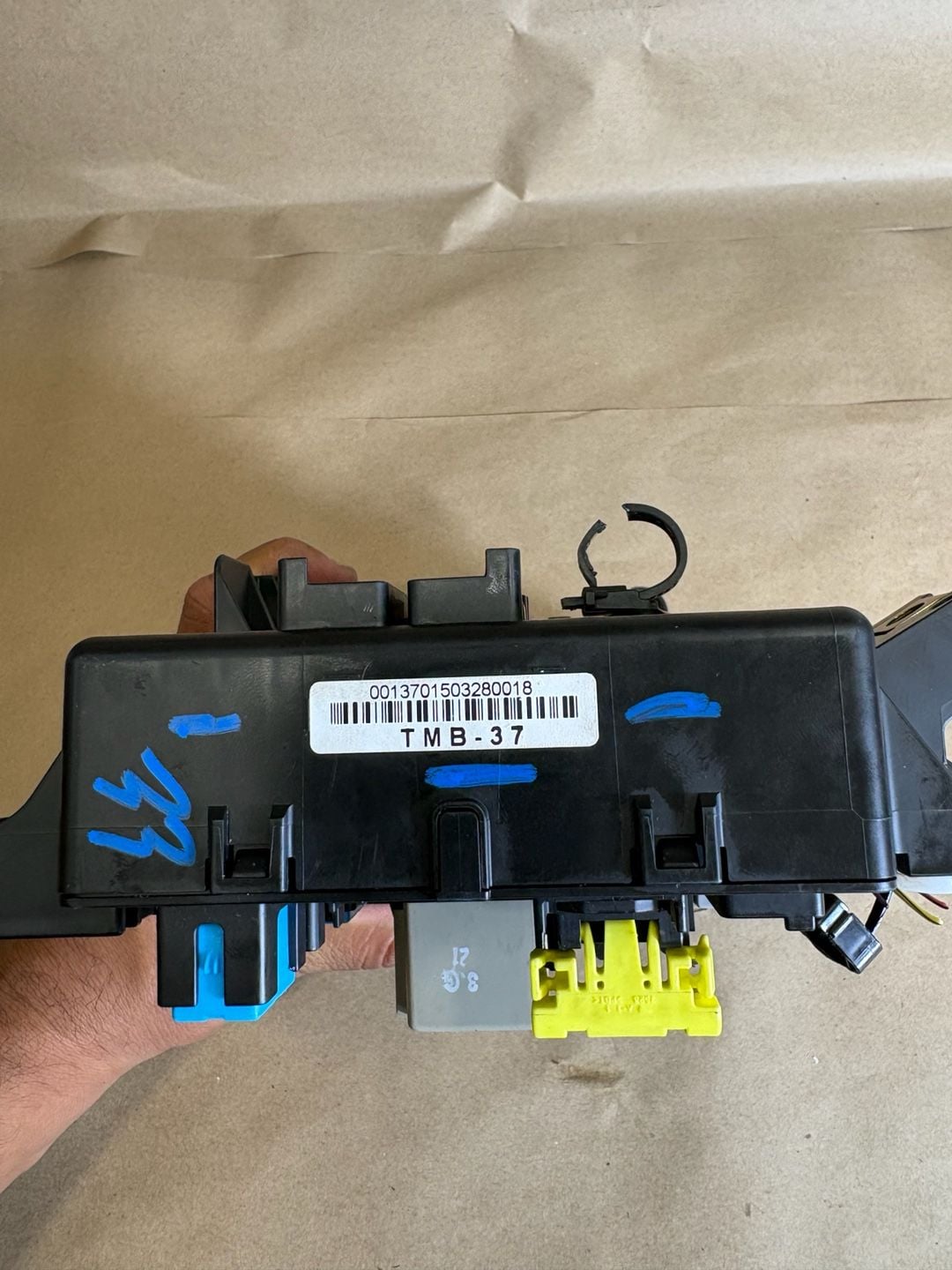 Toyota Delphi Fuse Box Junction Block OBD-II Used Good 8