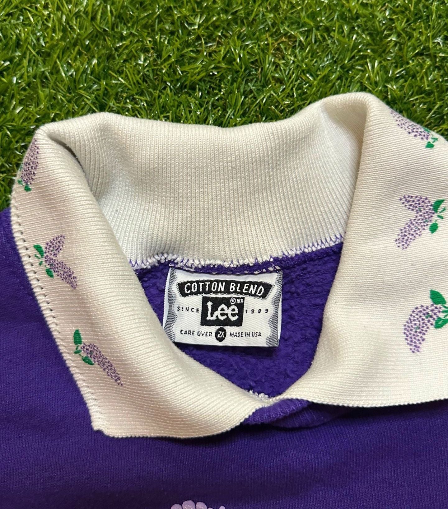 Vintage 1990s Lee Mackinac Island Collared Sweatshirt. 8