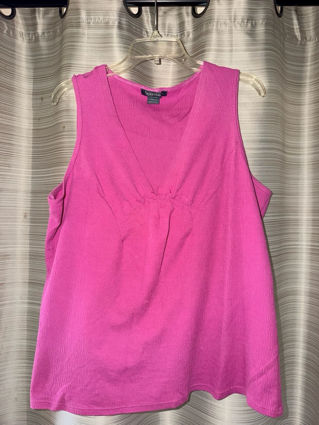 Taylor Marc Tank Top Size L Pink V-Neck Sleeveless 2