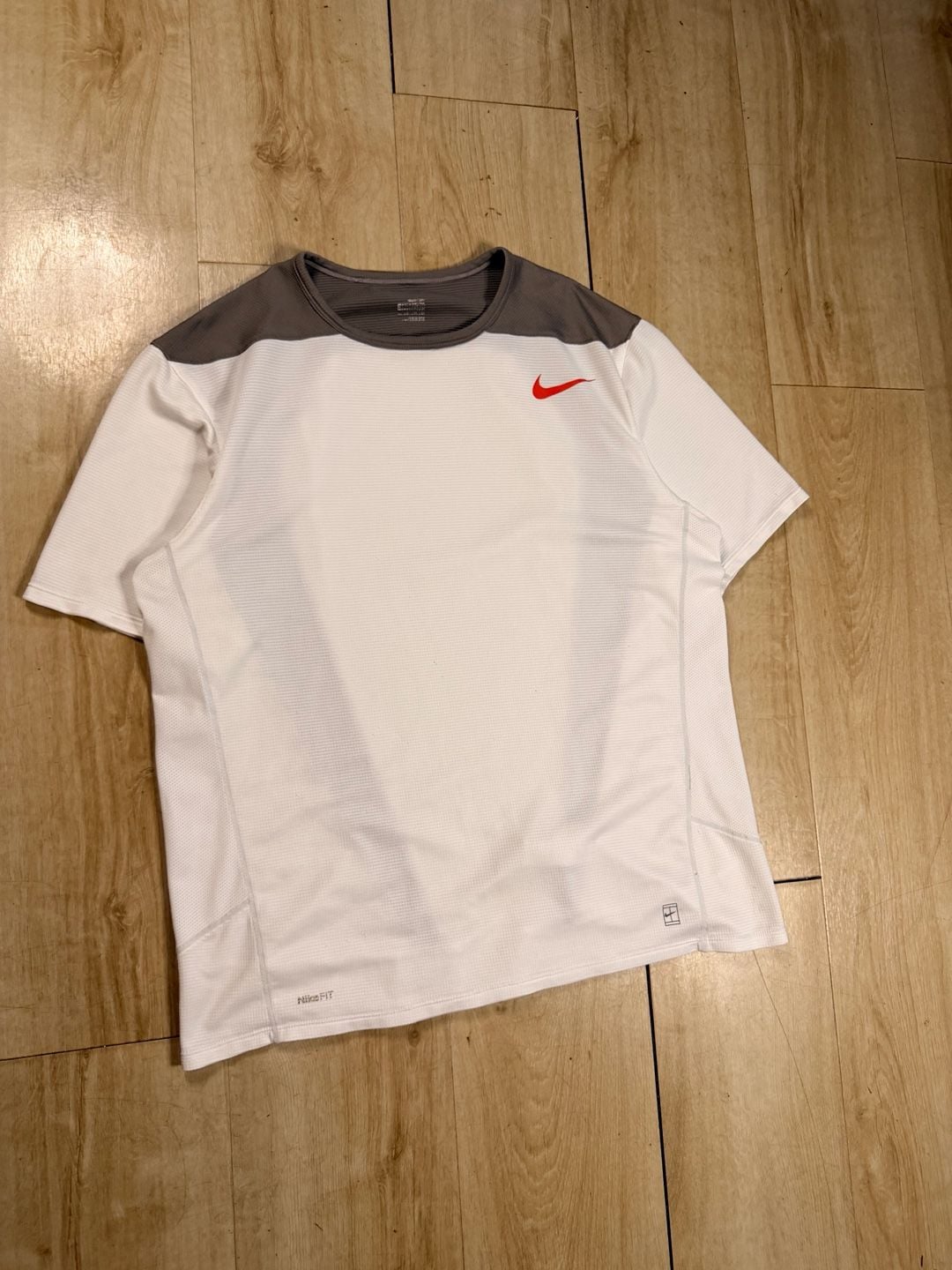 Nike Tennis Shirt Size XL White Grey 4