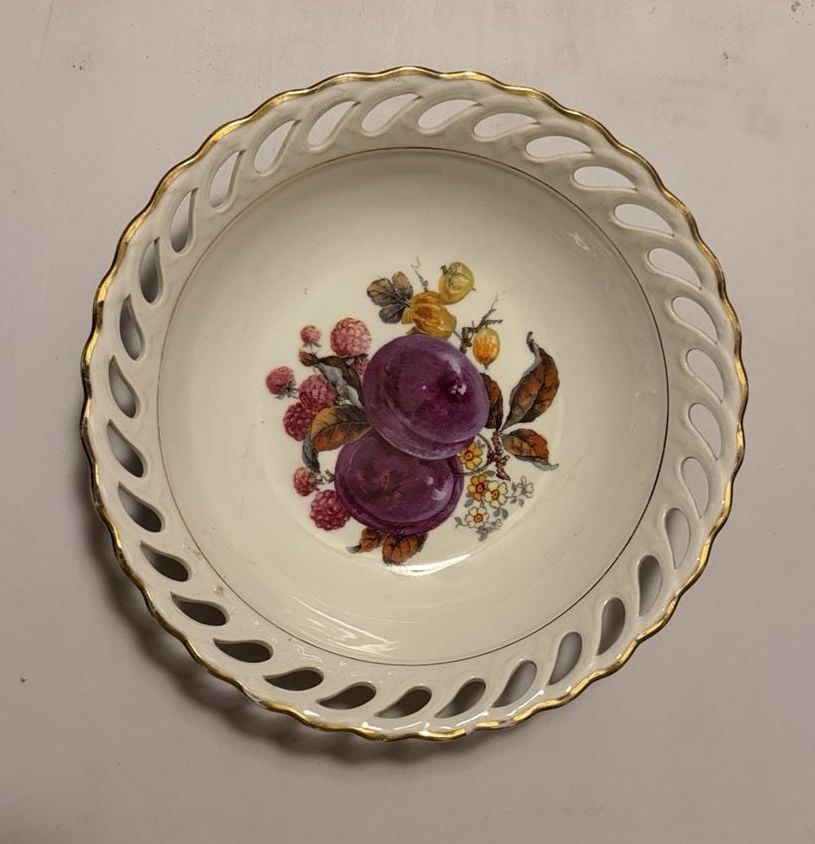 Vintage Pierced Reticulated Fruit Bowl Plum Motif Gold Trim 1