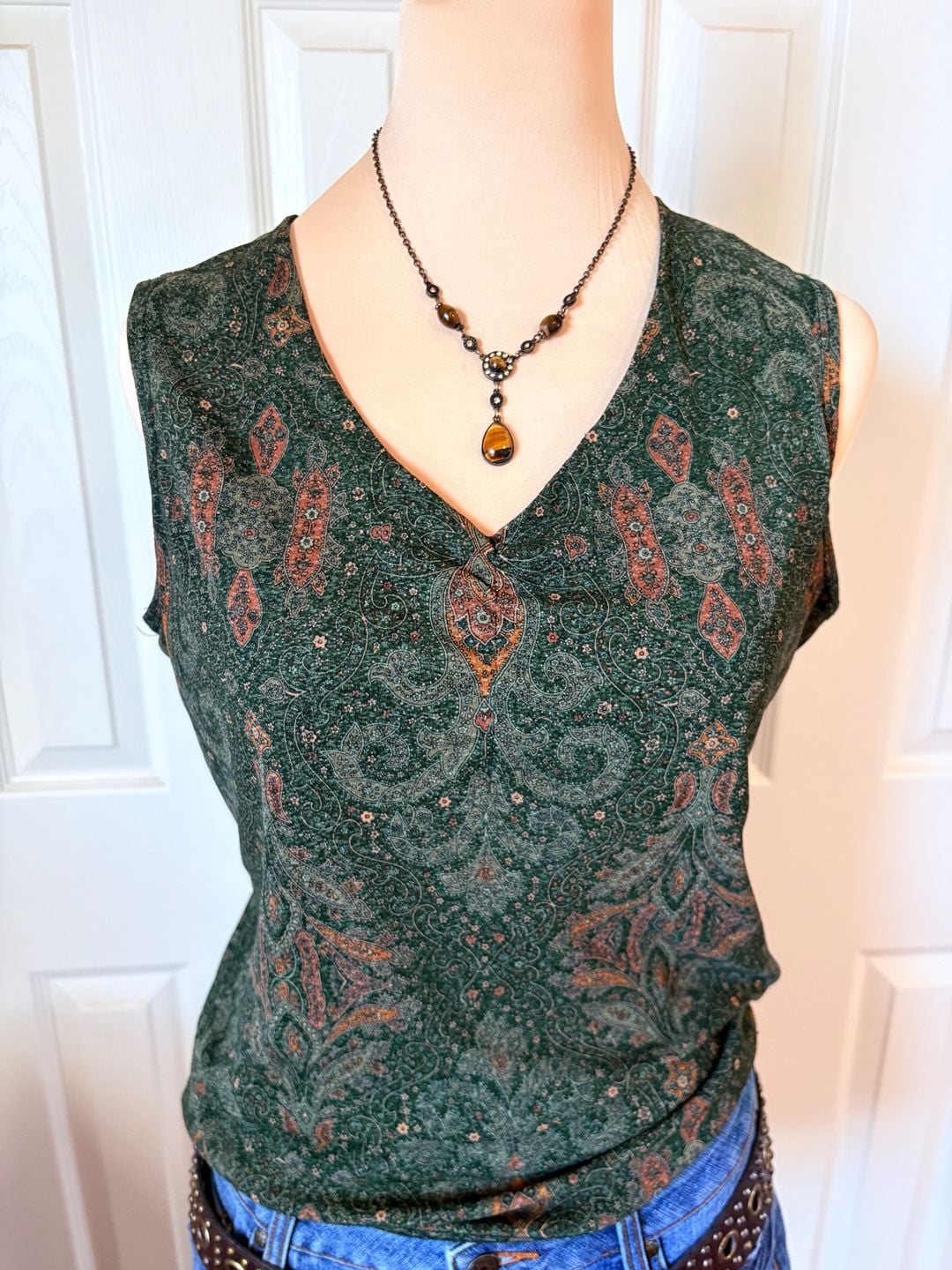 Vintage Y2K Early 2000s Green Paisley V-Neck Sleeveless Top 6