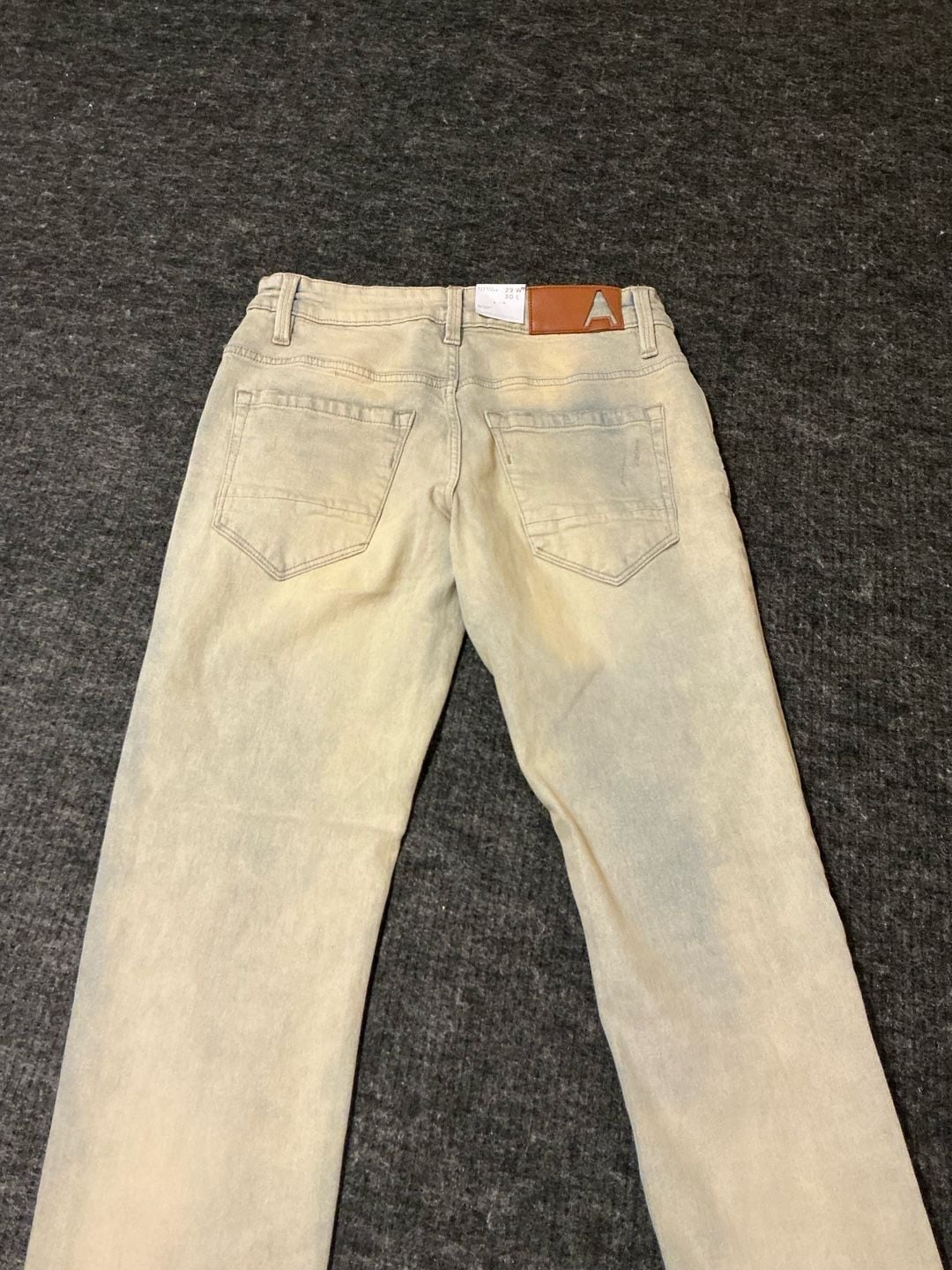 Across The Pond Denin Collection Slim Fit Jeans Mens Size 29x30 Light Wash  10