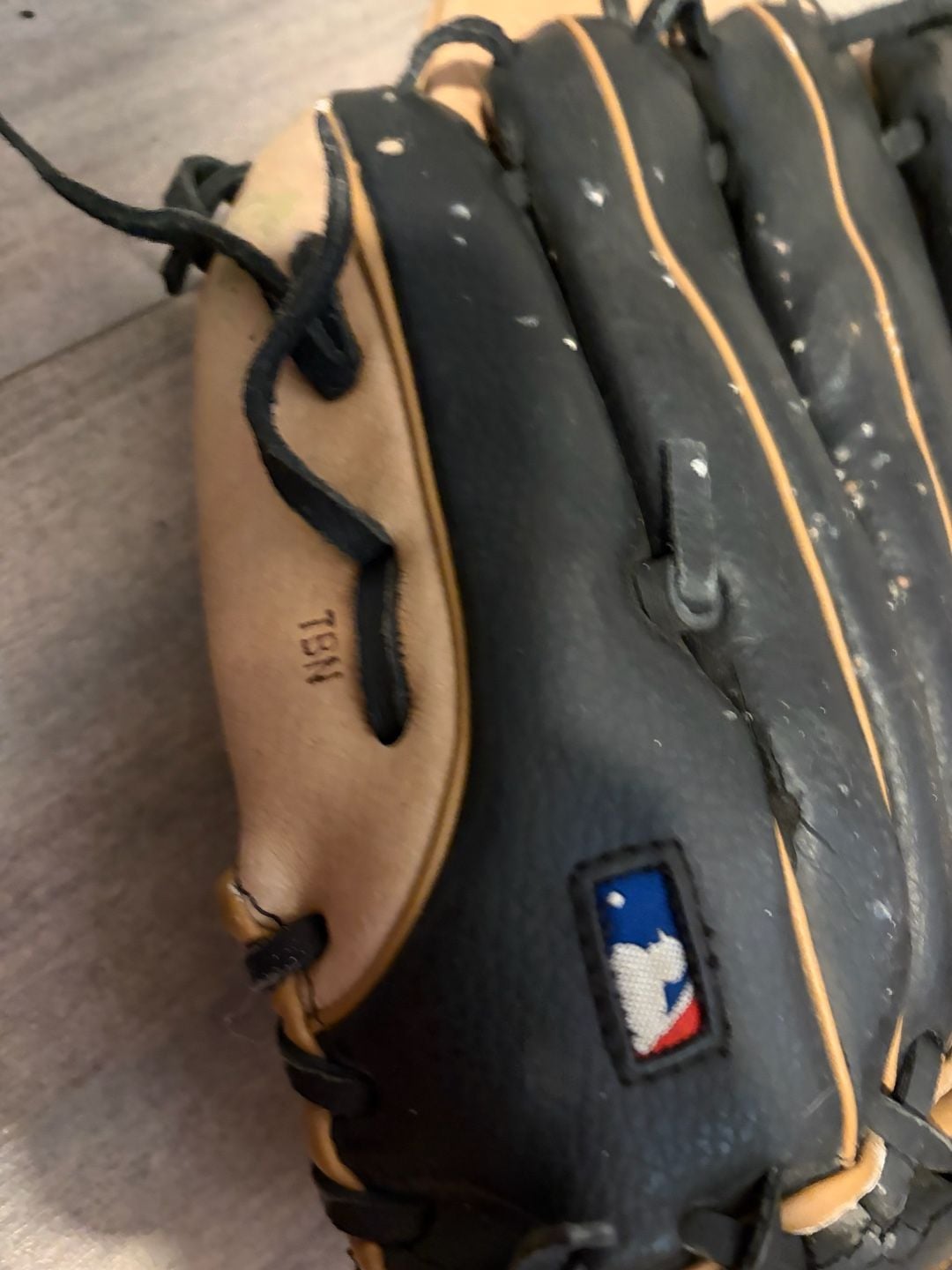 Wilson A2450 12" Baseball Glove 6