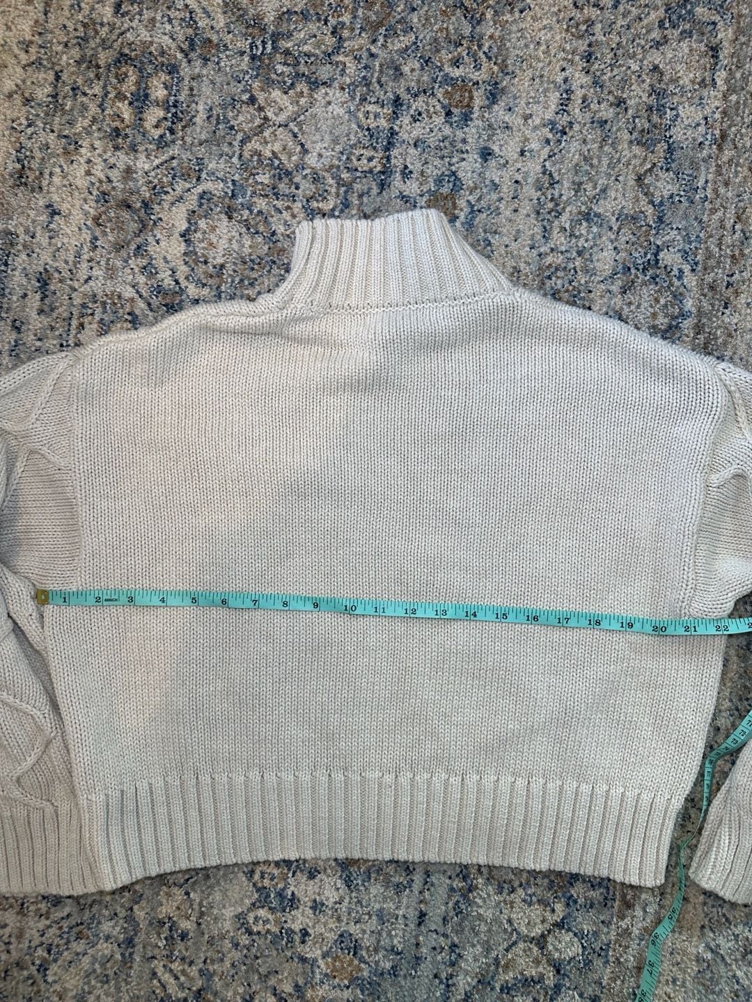 Banana Republic Mock Neck Cable Knit Sweater Size S Cream Button Cuffs 6